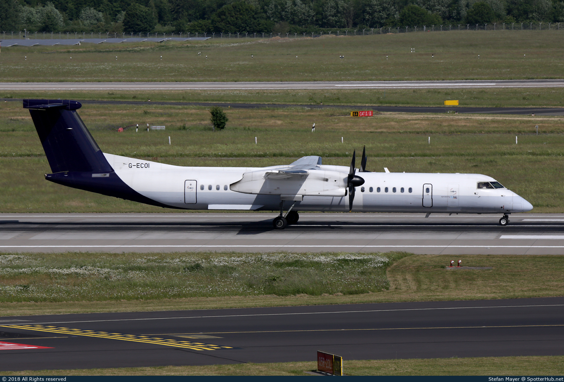 Photo of G-ECOI - Bombardier DHC-8-402 Dash 8 Q400 operated by flybe