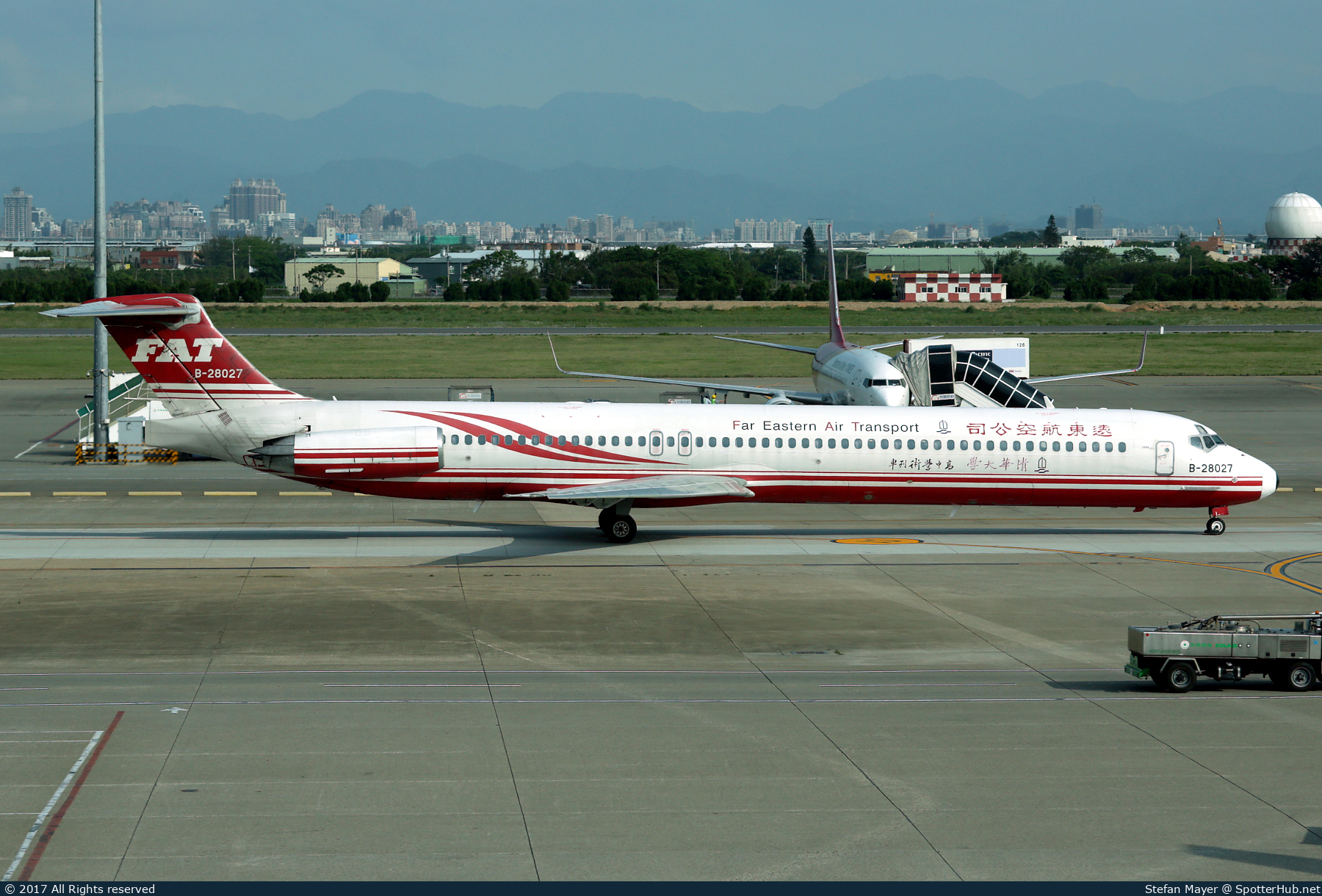 Photo of B-28027 - McDonnell Douglas MD-83 operated by Far Eastern Air Transport