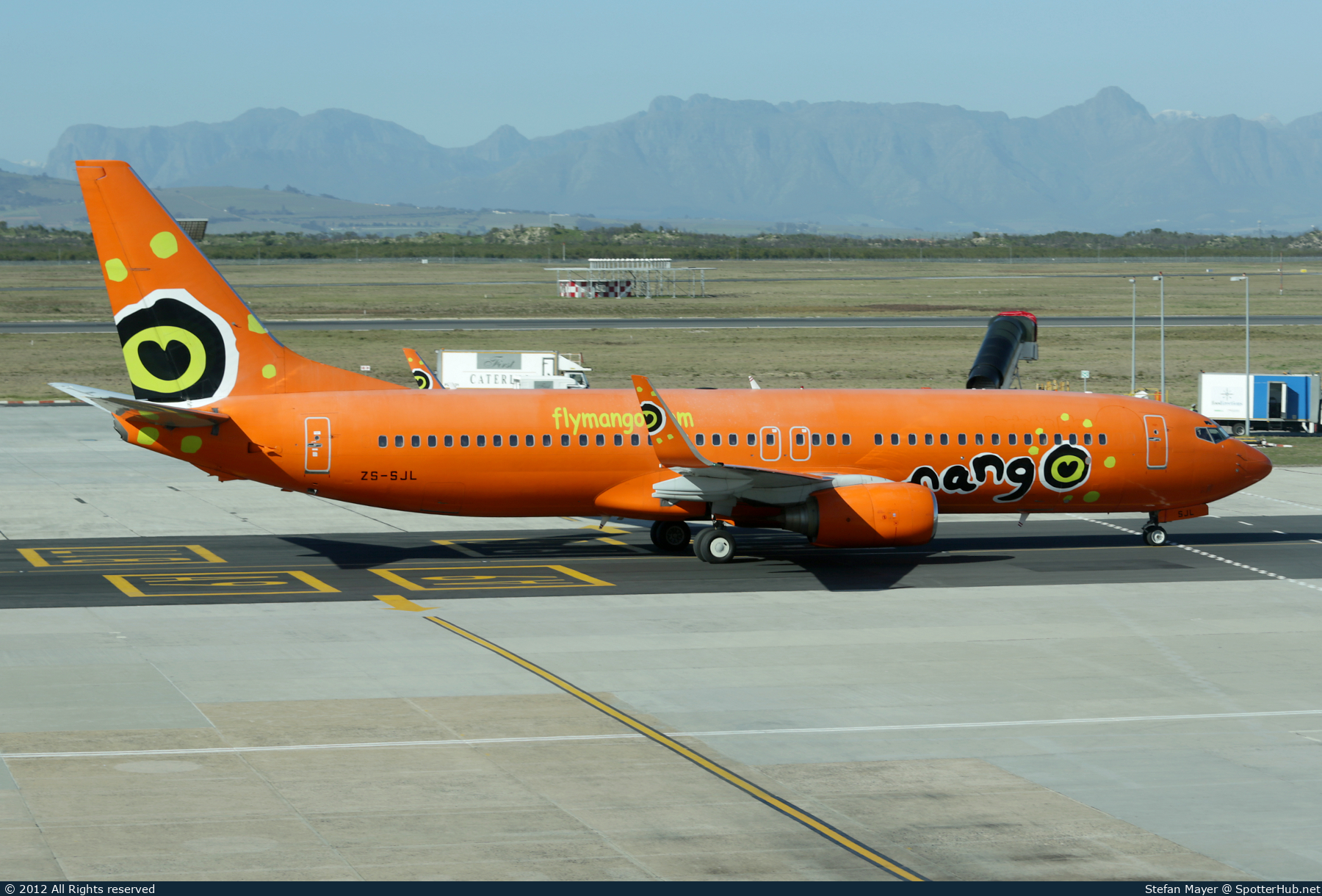 Photo of ZS-SJL - Boeing 737-8BG operated by Mango