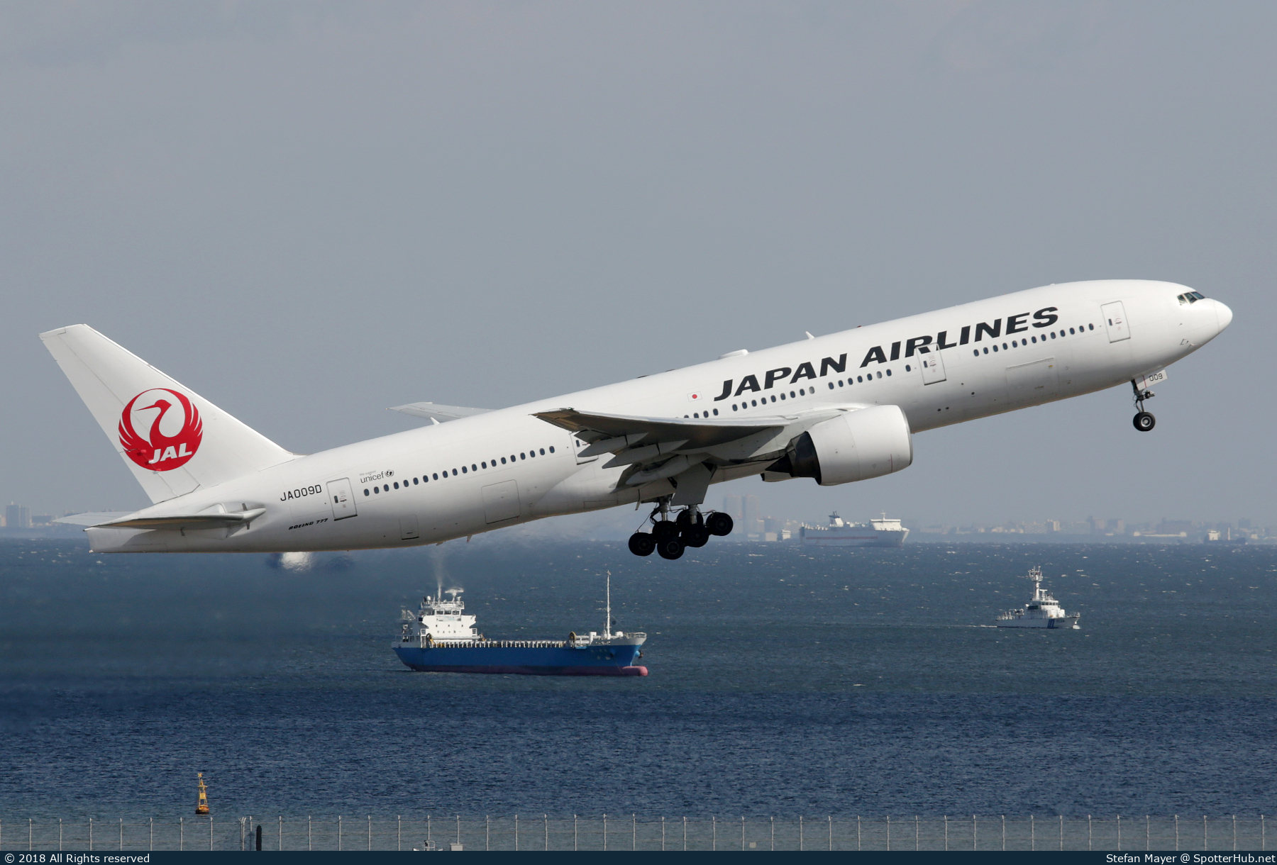 Photo of JA009D - Boeing 777-289 operated by Japan Airlines