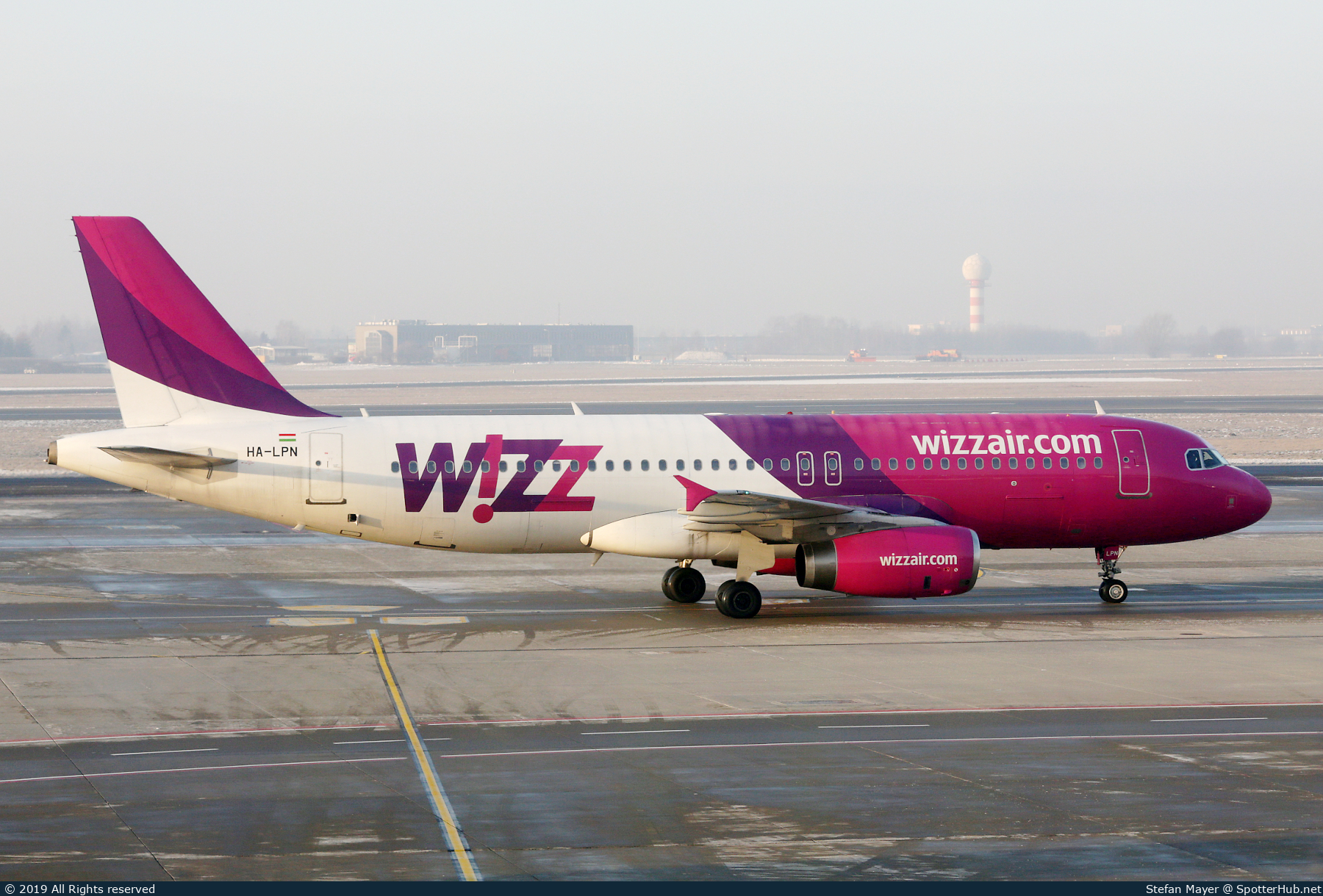 Photo of HA-LPN - Airbus A320-232 operated by Wizz Air