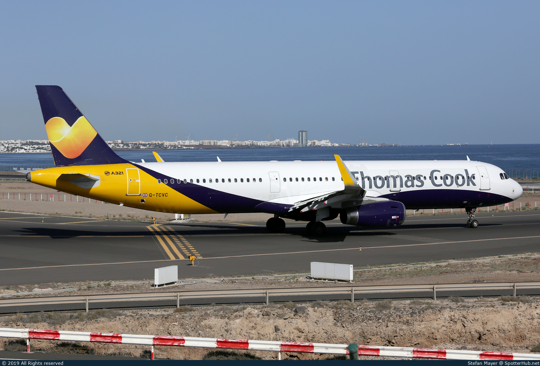 Photo of G-TCVC - Airbus A321-231 operated by Thomas Cook Airlines
