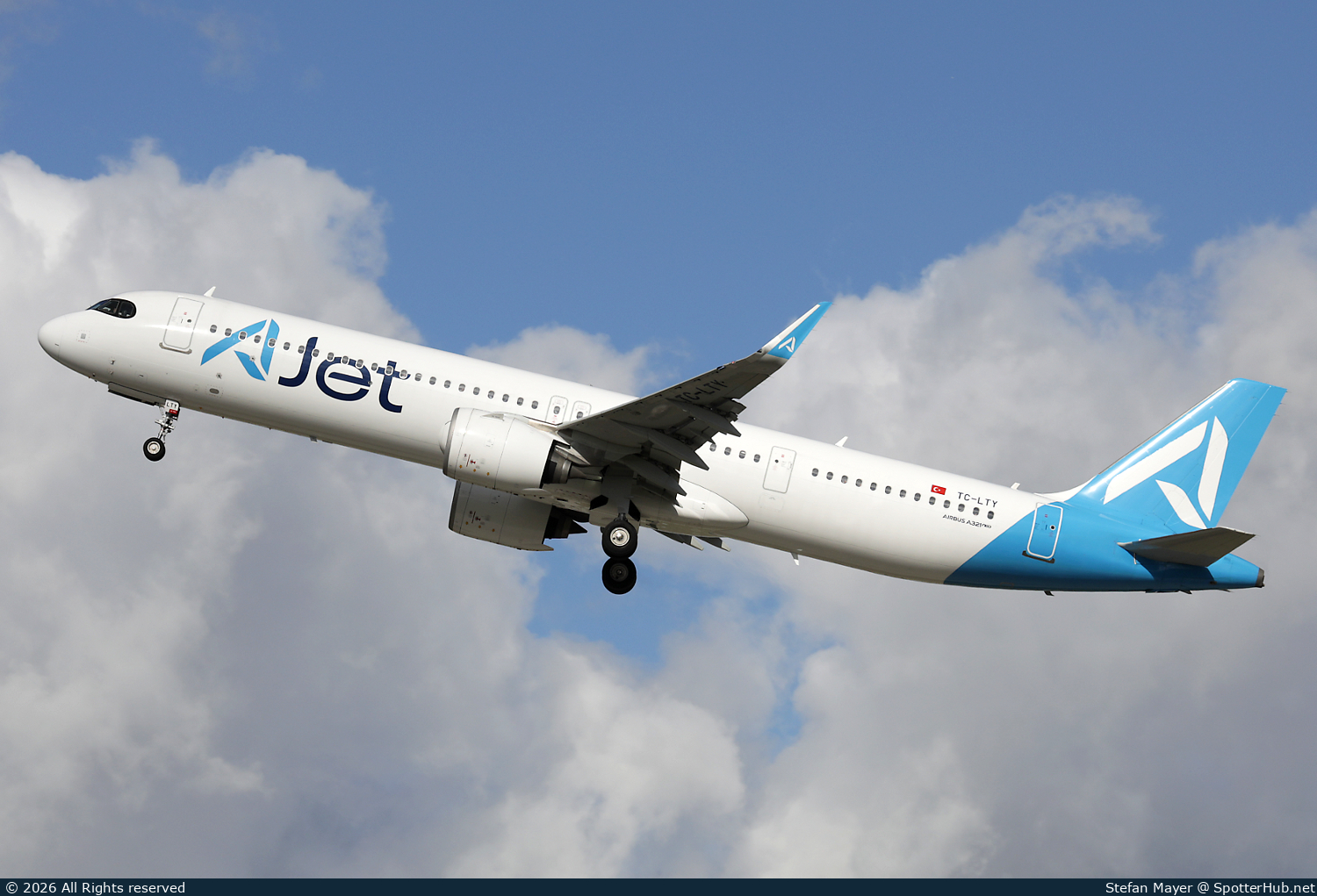 Photo of TC-LTY - Airbus A321-271NX operated by AJet