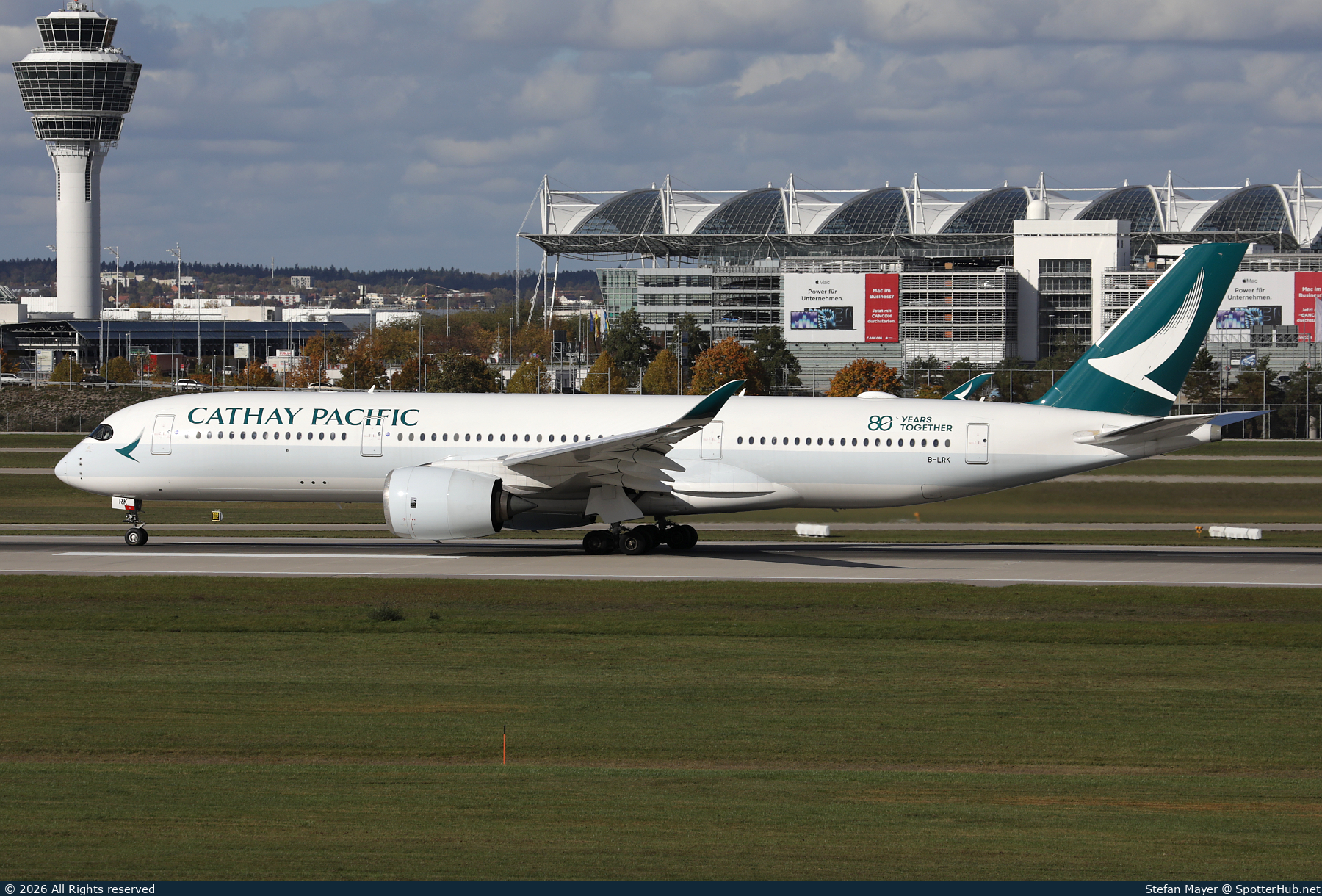 Photo of B-LRK - Airbus A350-941 operated by Cathay Pacific Airways