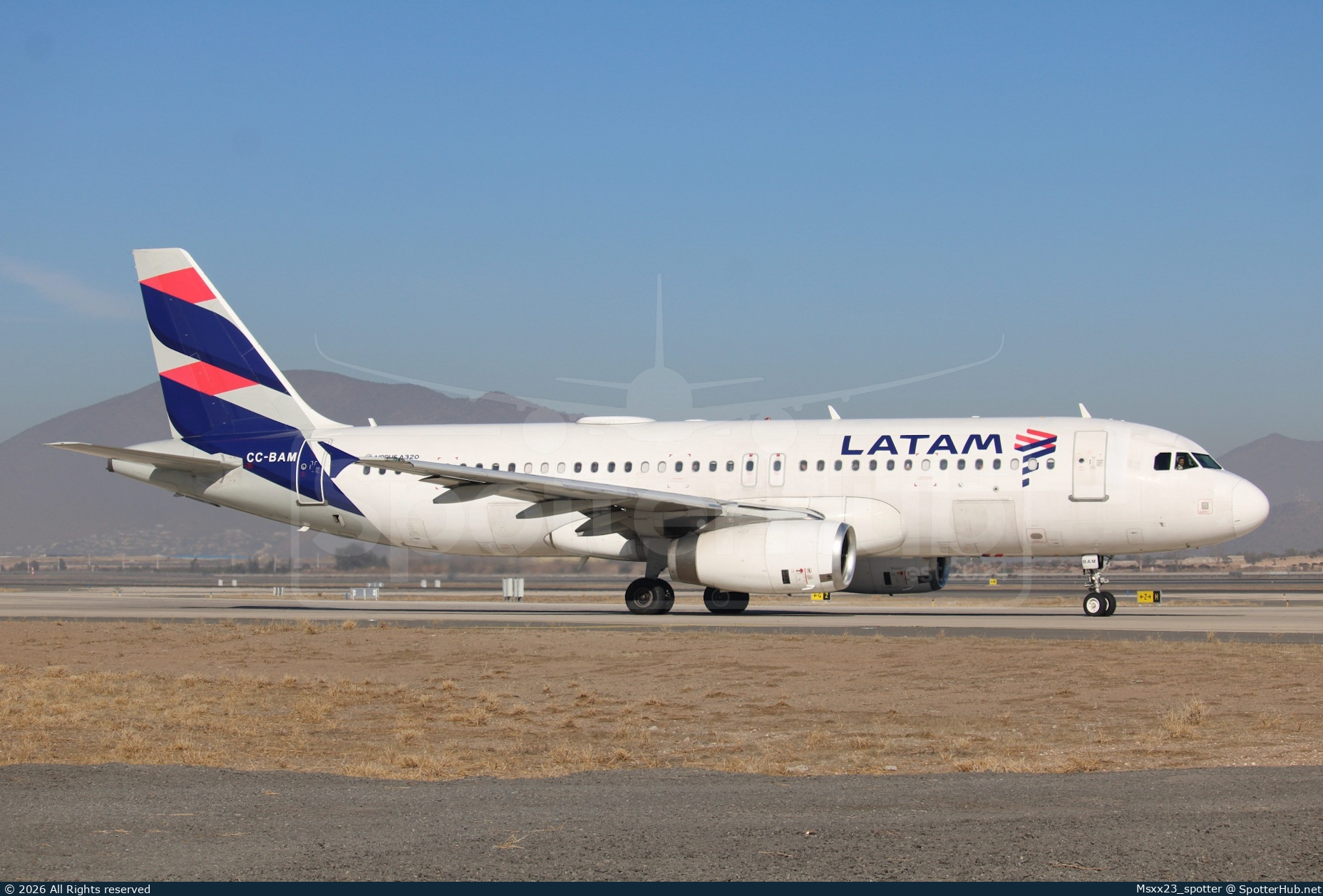 Photo of CC-BAM - Airbus A320-232 operated by LATAM Airlines