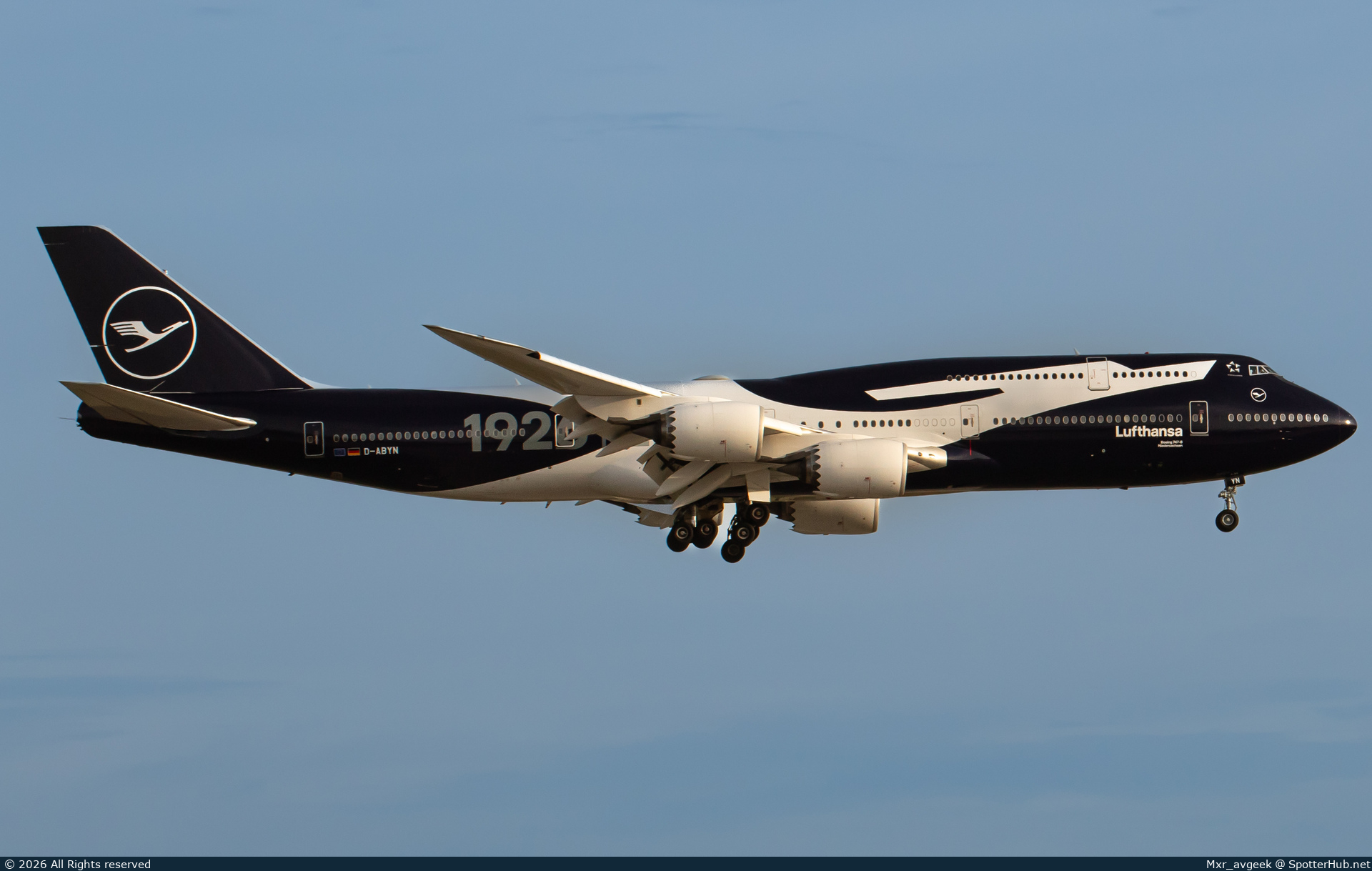 Photo of D-ABYN - Boeing 747-830 operated by Lufthansa