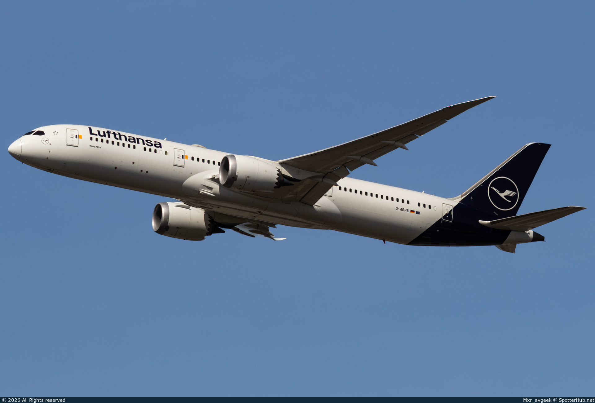 Photo of D-ABPB - Boeing 787-9 Dreamliner operated by Lufthansa