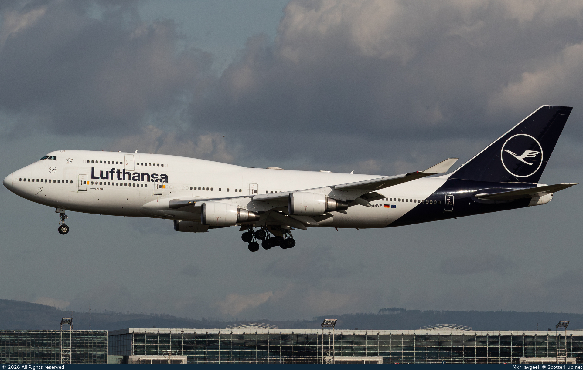 Photo of D-ABVY - Boeing 747-430 operated by Lufthansa