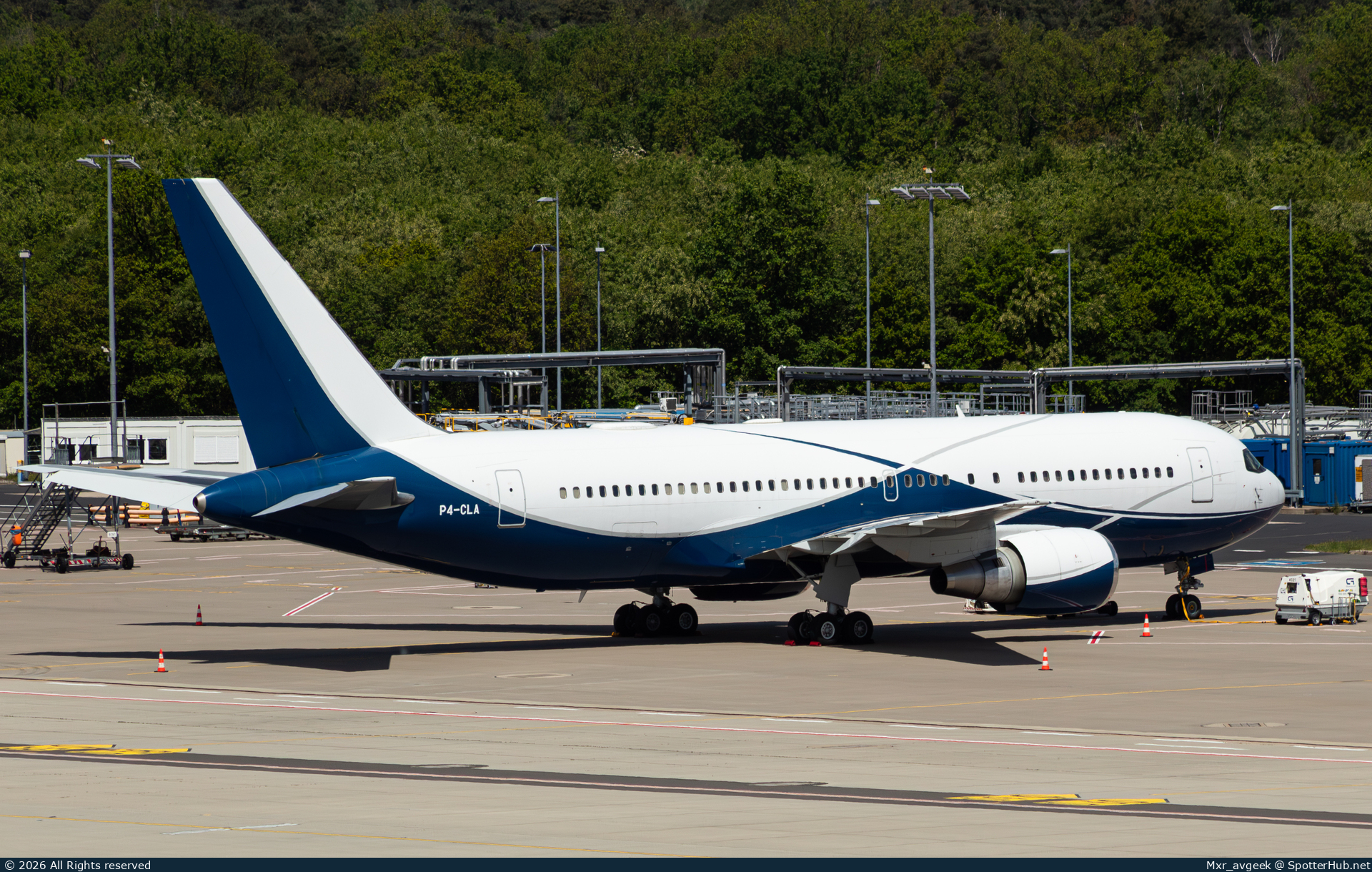Photo of P4-CLA - Boeing 767-2DX(ER) operated by Comlux Aviation Aruba