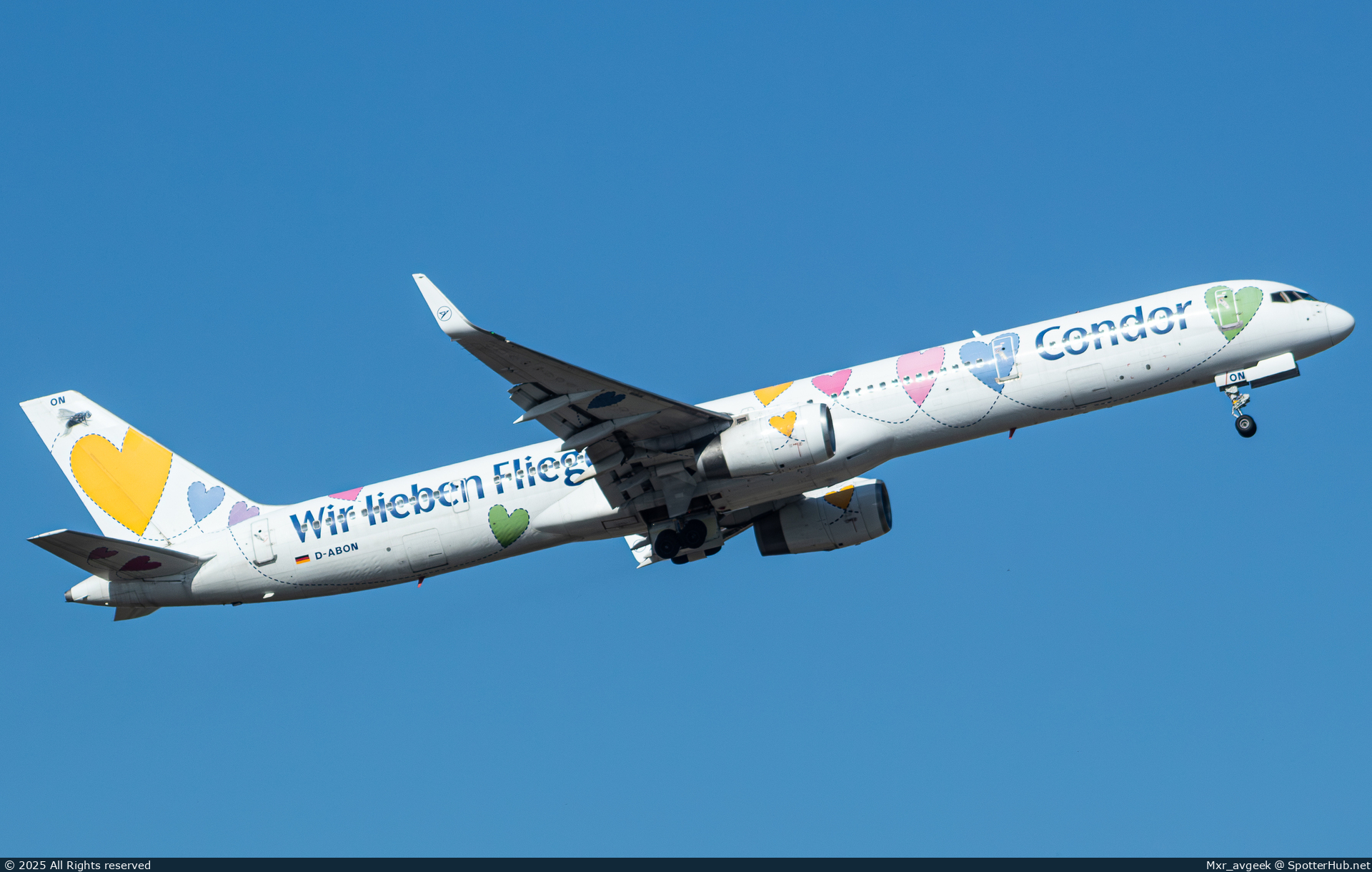 Photo of D-ABON - Boeing 757-330 operated by Condor