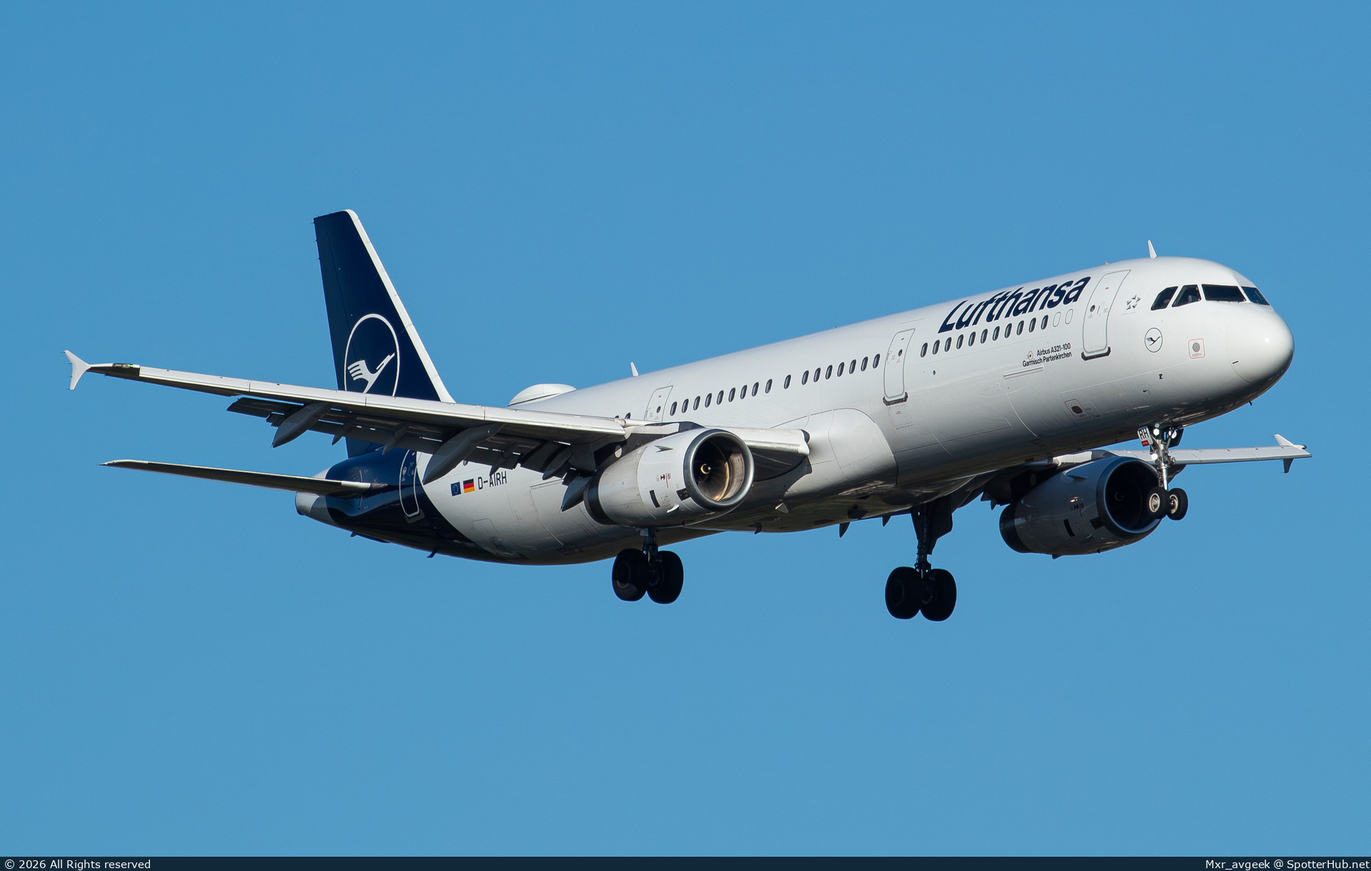 Photo of D-AIRH - Airbus A321-131 operated by Lufthansa