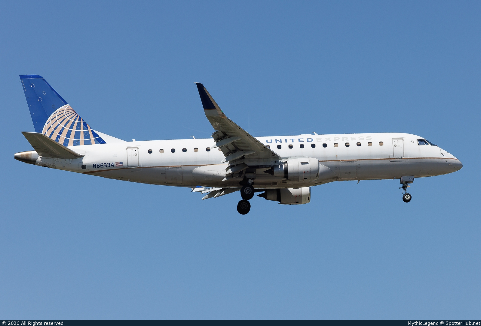 Photo of N86334 - Embraer ERJ-175LR operated by United Express (opb Mesa Airlines)