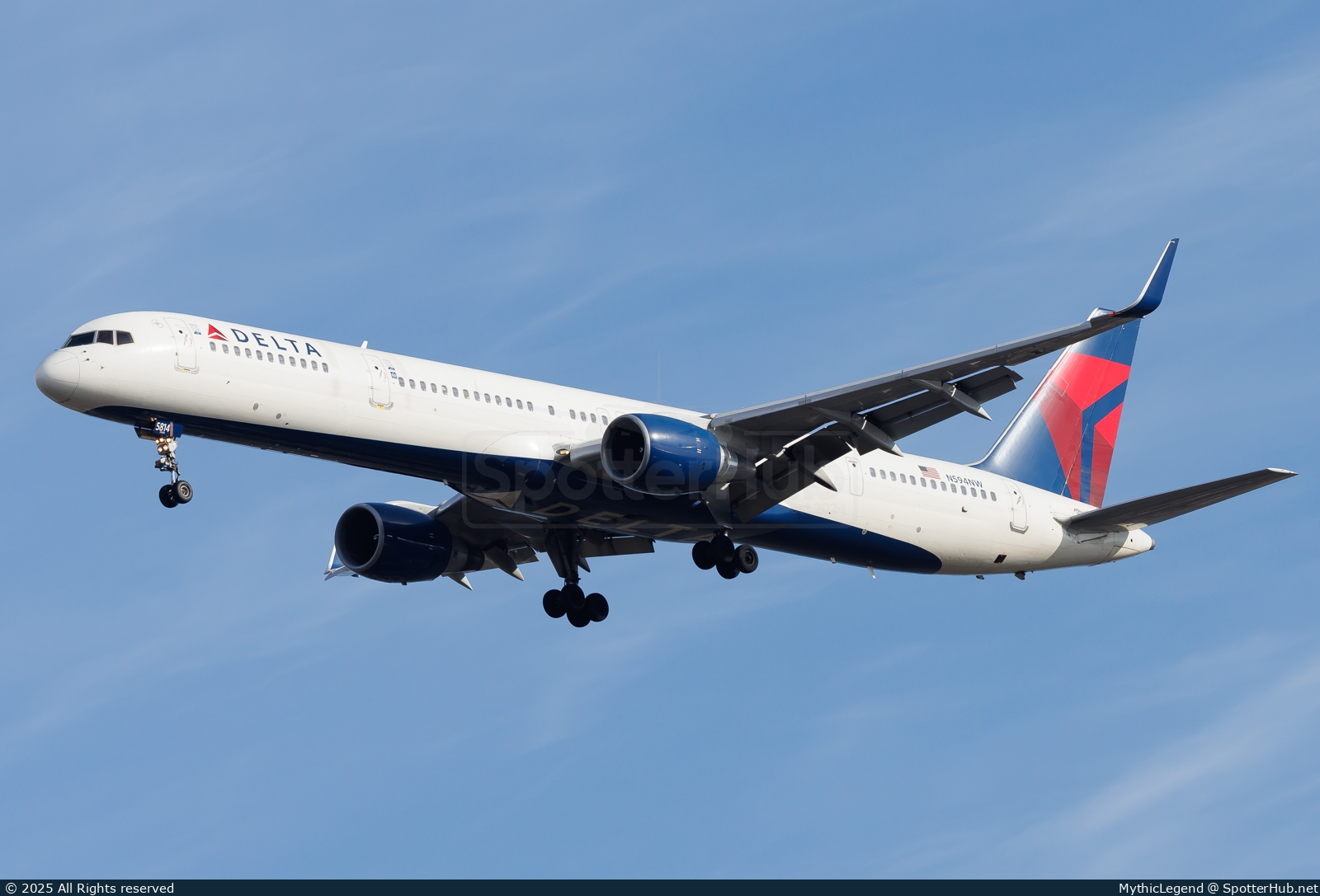 Photo of N594NW - Boeing 757-351 operated by Delta Air Lines