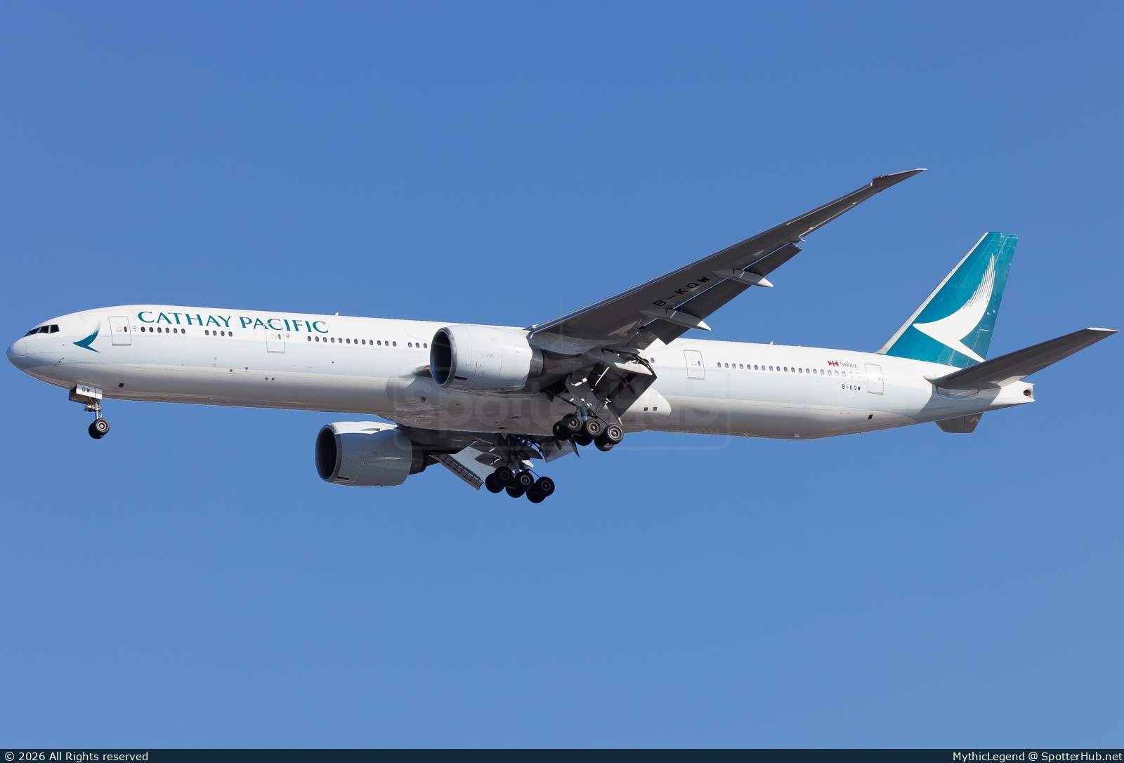 Photo of B-KQW - Boeing 777-367(ER) operated by Cathay Pacific Airways
