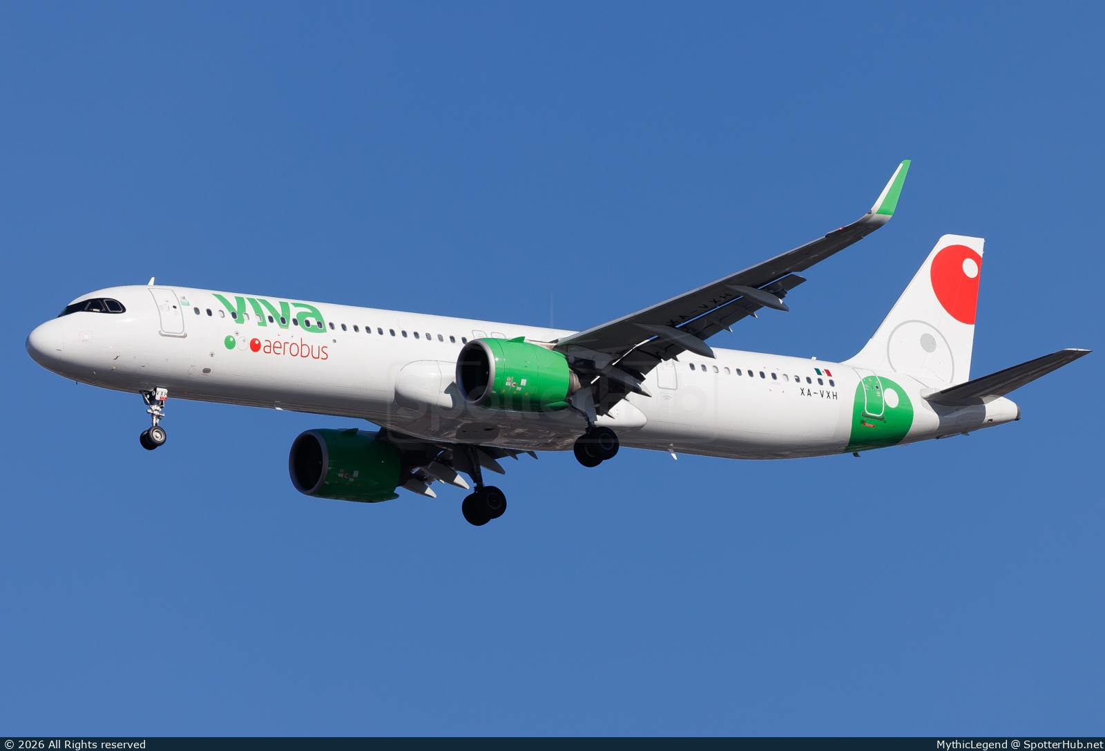 Photo of XA-VXH - Airbus A321-271NX operated by Viva Aerobus