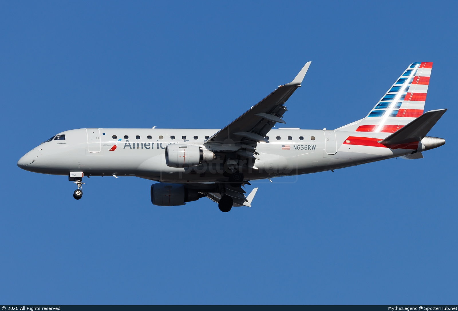 Photo of N656RW - Embraer ERJ-170SE operated by American Eagle (opb Republic Airways)
