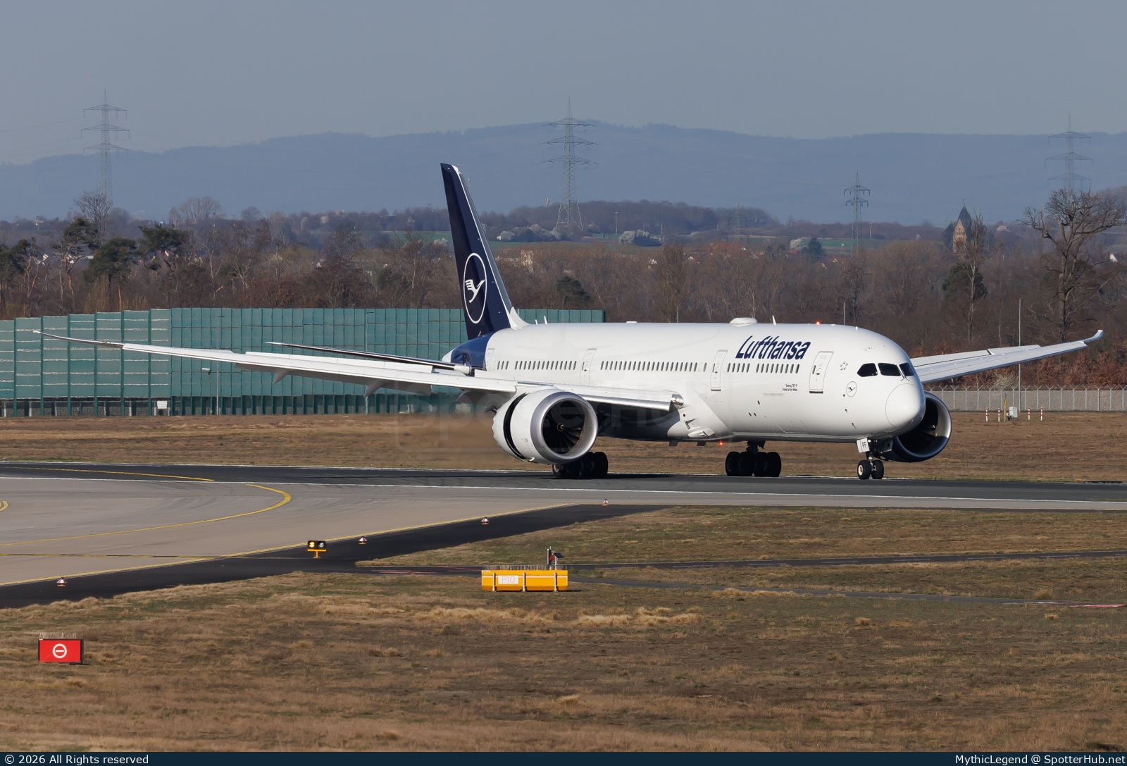 Photo of D-ABPF - Boeing 787-9 Dreamliner operated by Lufthansa