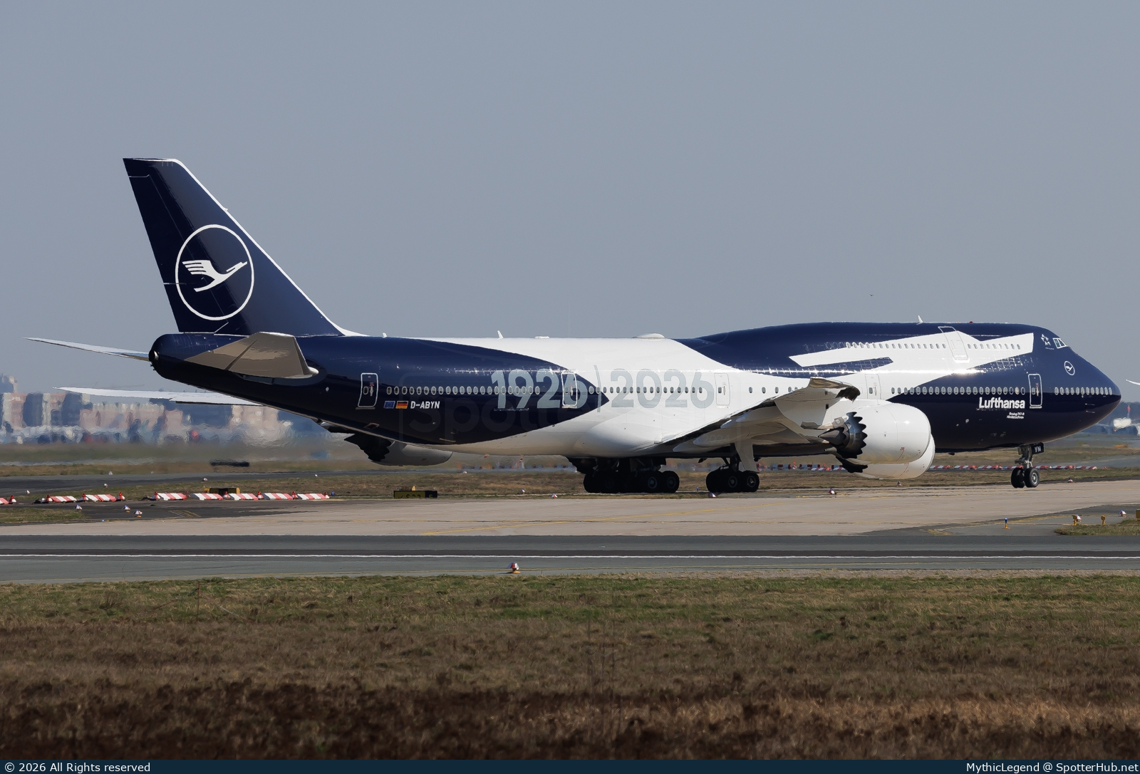 Photo of D-ABYN - Boeing 747-830 operated by Lufthansa