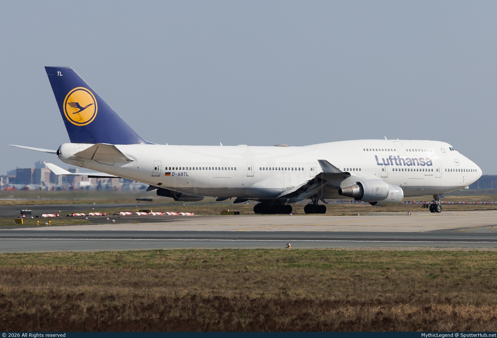 Photo of D-ABTL - Boeing 747-430 operated by Lufthansa