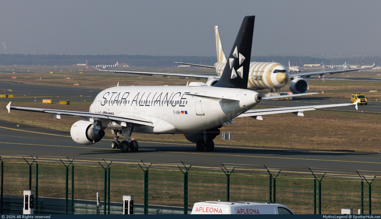 Photo of D-AIBH - Airbus A319-112 operated by Lufthansa