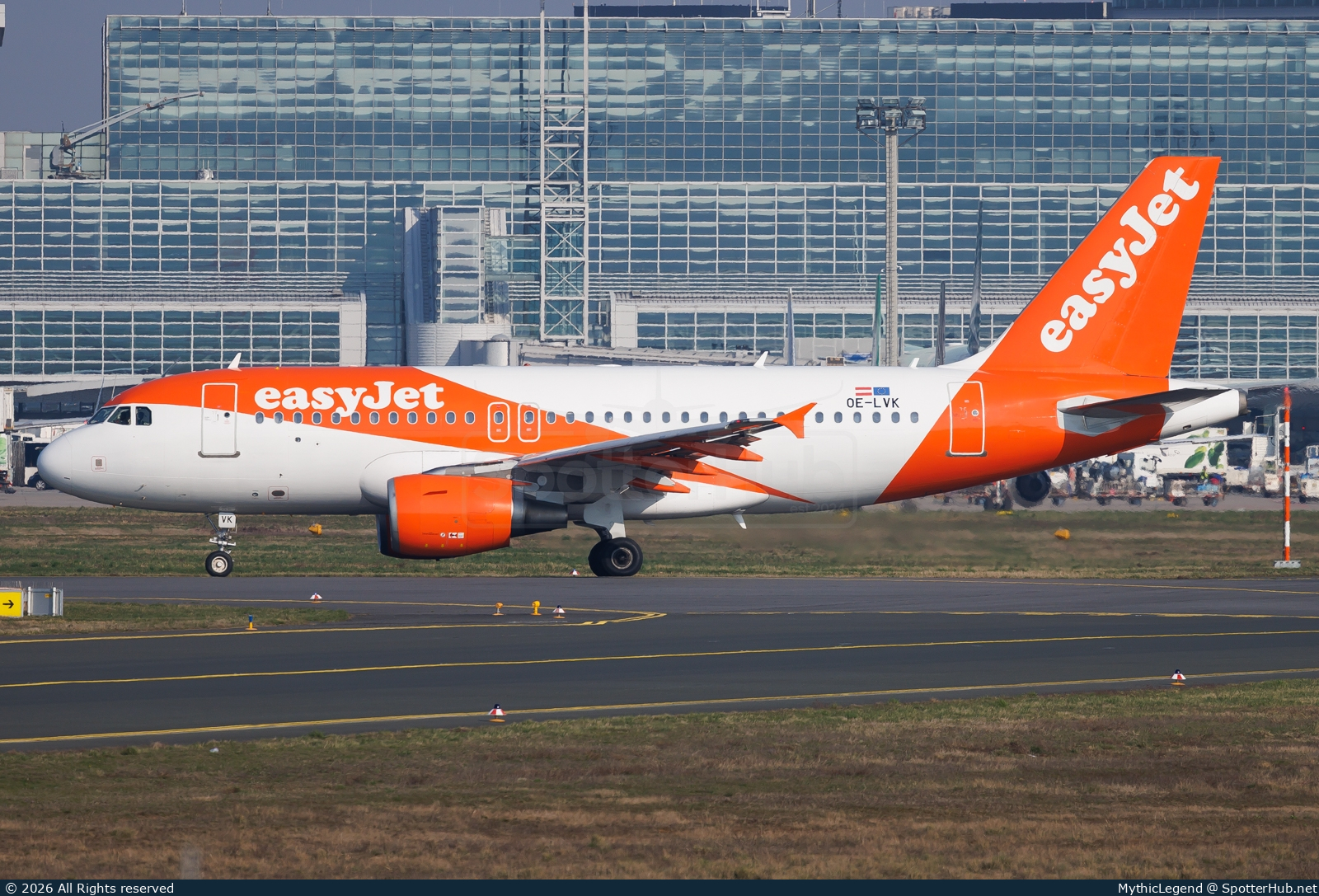 Photo of OE-LVK - Airbus A319-111 operated by easyJet Europe