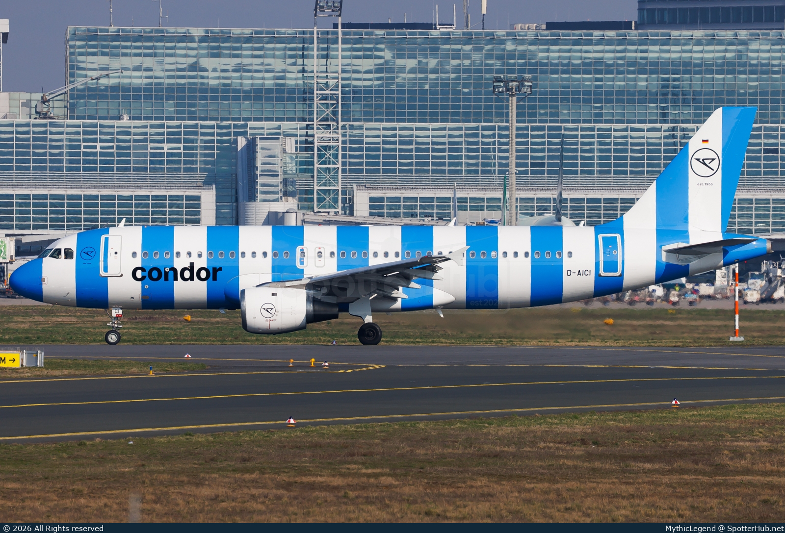 Photo of D-AICI - Airbus A320-212 operated by Condor