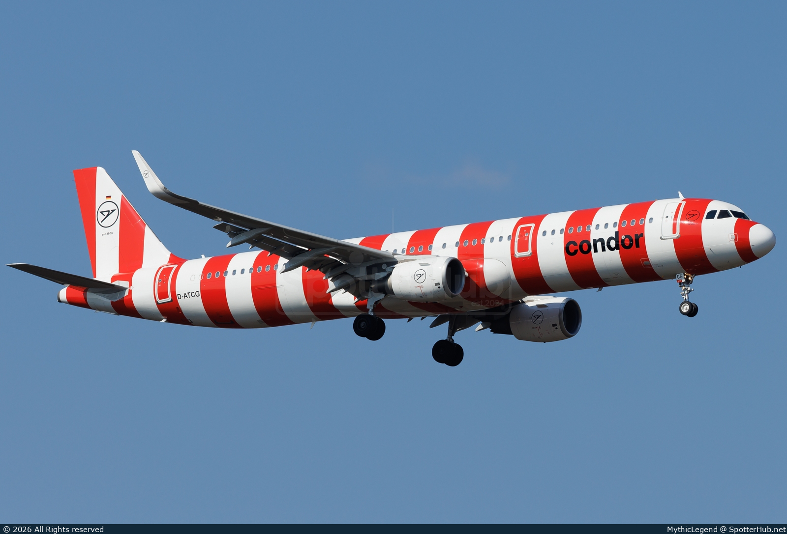 Photo of D-ATCG - Airbus A321-211 operated by Condor