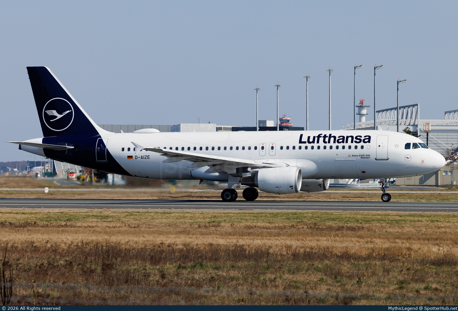 Photo of D-AIZE - Airbus A320-214 operated by Lufthansa