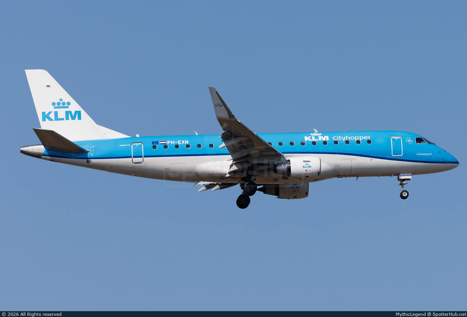 Photo of PH-EXN - Embraer ERJ-175STD operated by KLM Cityhopper