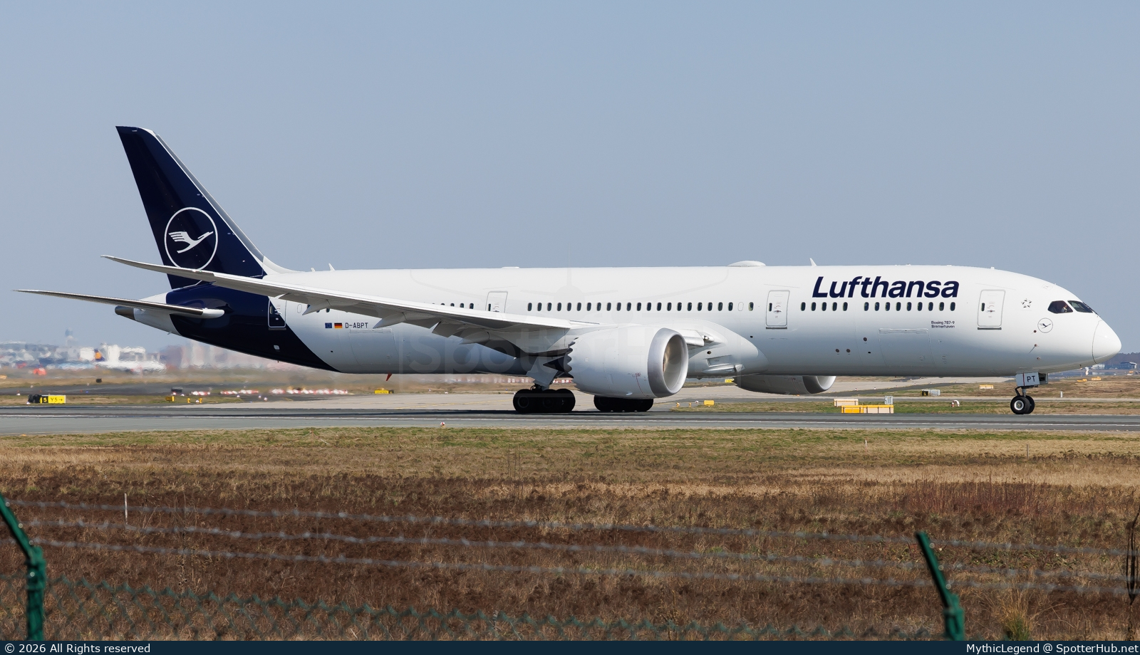 Photo of D-ABPT - Boeing 787-9 Dreamliner operated by Lufthansa