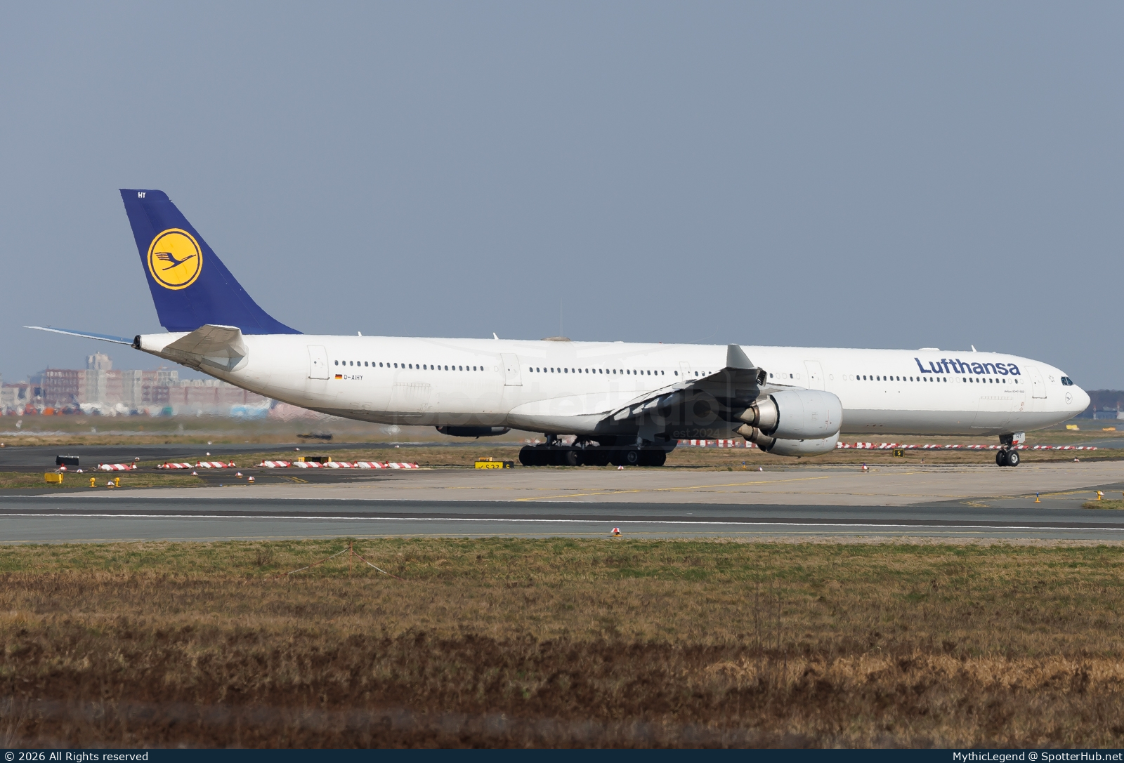 Photo of D-AIHY - Airbus A340-642 operated by Lufthansa