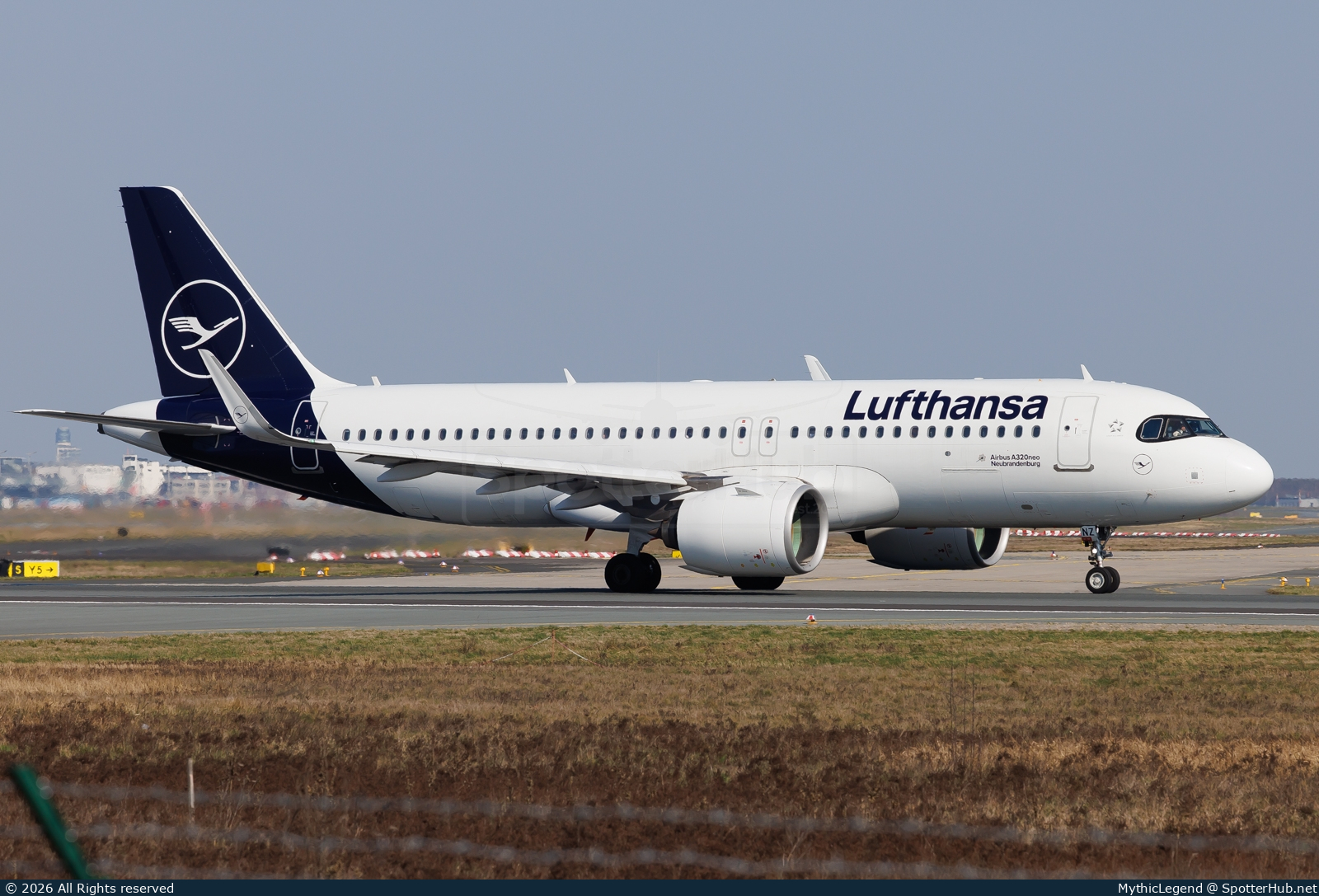 Photo of D-AINZ - Airbus A320-271N operated by Lufthansa
