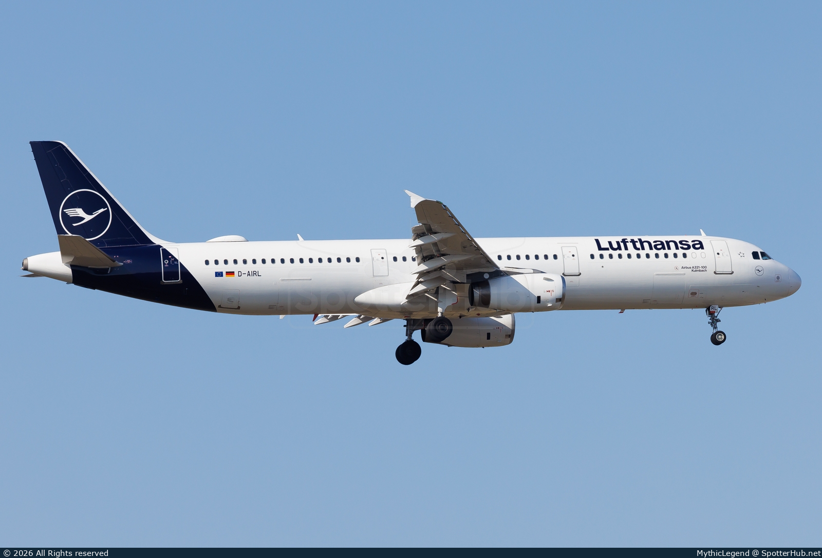 Photo of D-AIRL - Airbus A321-131 operated by Lufthansa