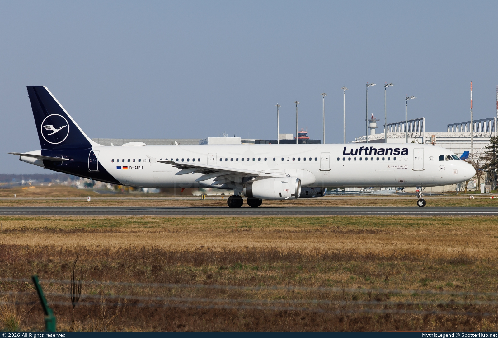 Photo of D-AISU - Airbus A321-231 operated by Lufthansa