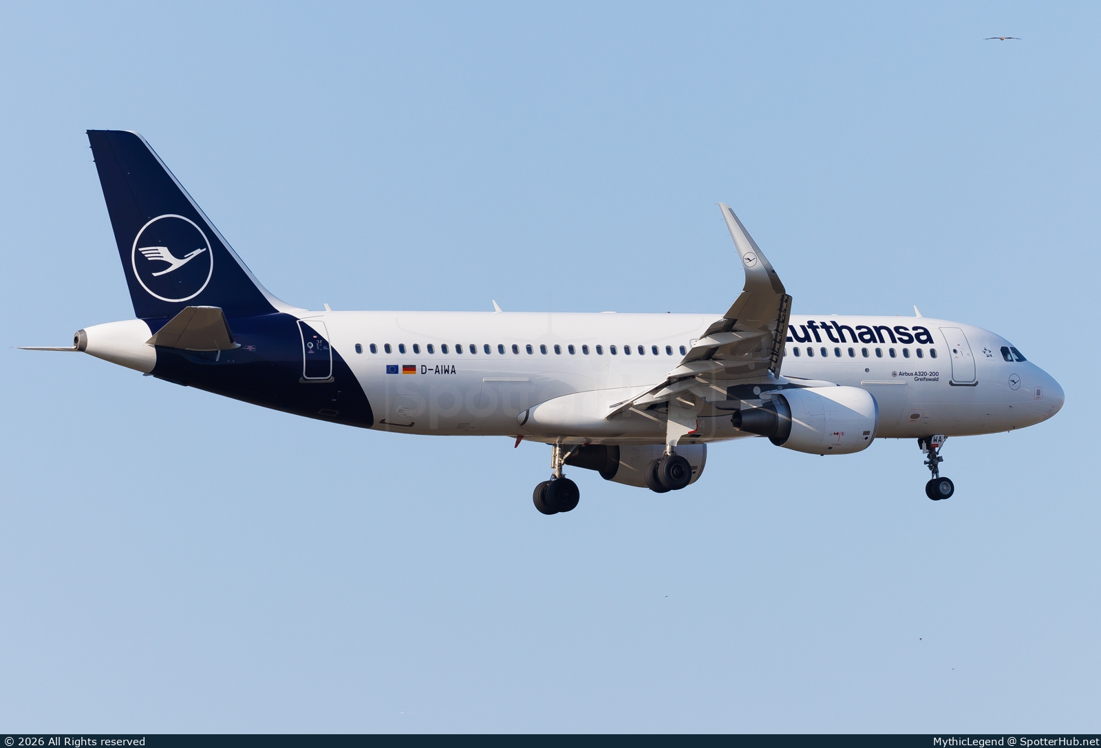 Photo of D-AIWA - Airbus A320-214 operated by Lufthansa