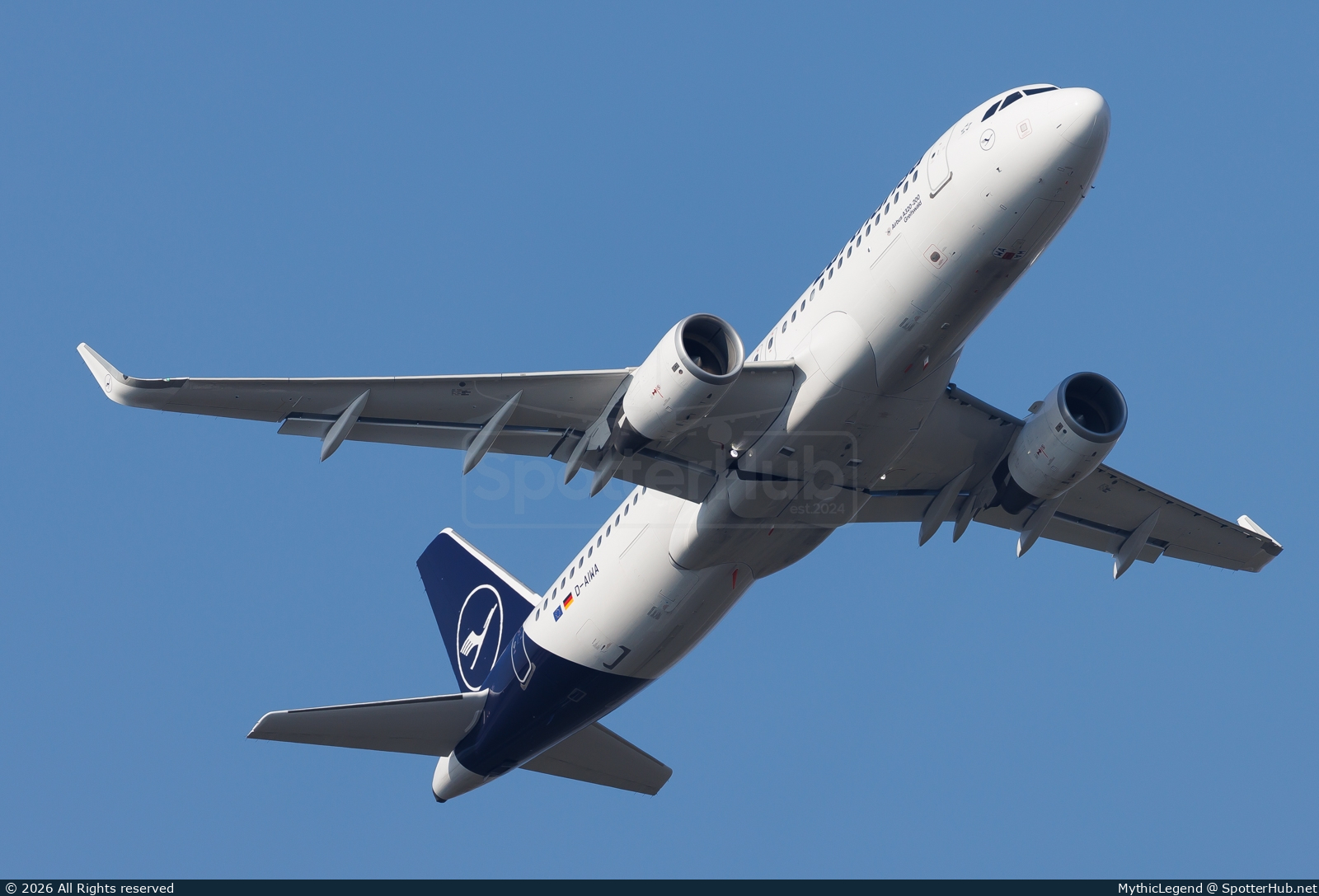 Photo of D-AIWA - Airbus A320-214 operated by Lufthansa