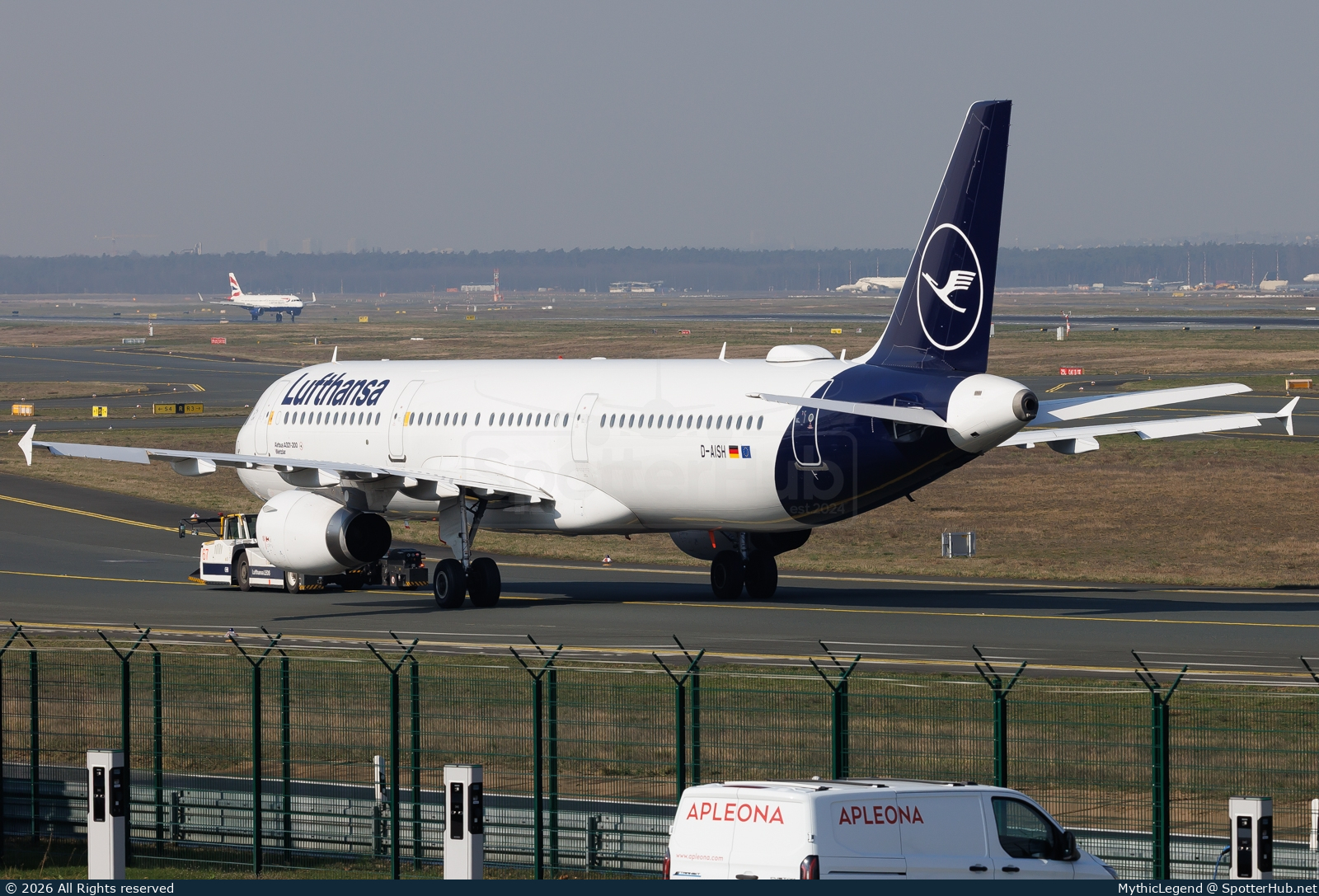 Photo of D-AISH - Airbus A321-231 operated by Lufthansa
