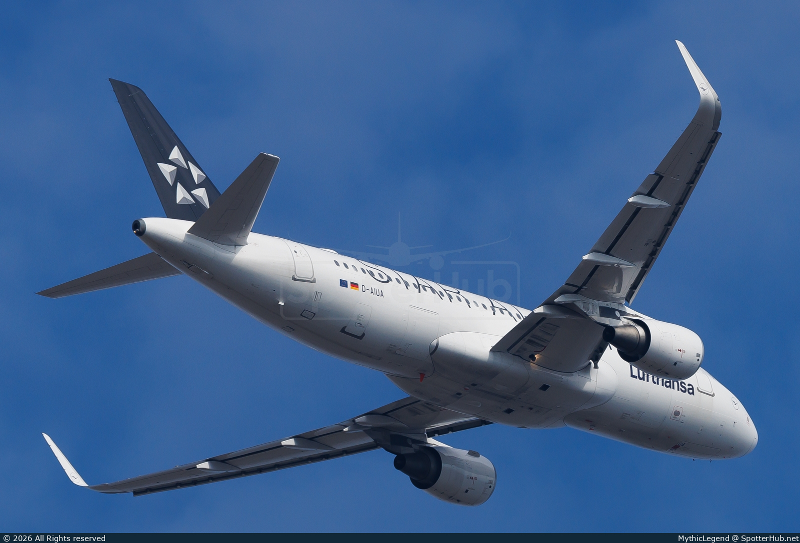 Photo of D-AIUA - Airbus A320-214 operated by Lufthansa