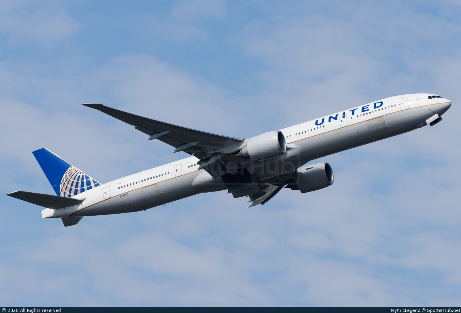 Photo of N2644U - Boeing 777-322(ER) operated by United Airlines