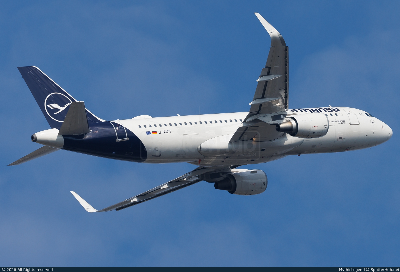 Photo of D-AIZT - Airbus A320-214 operated by Lufthansa