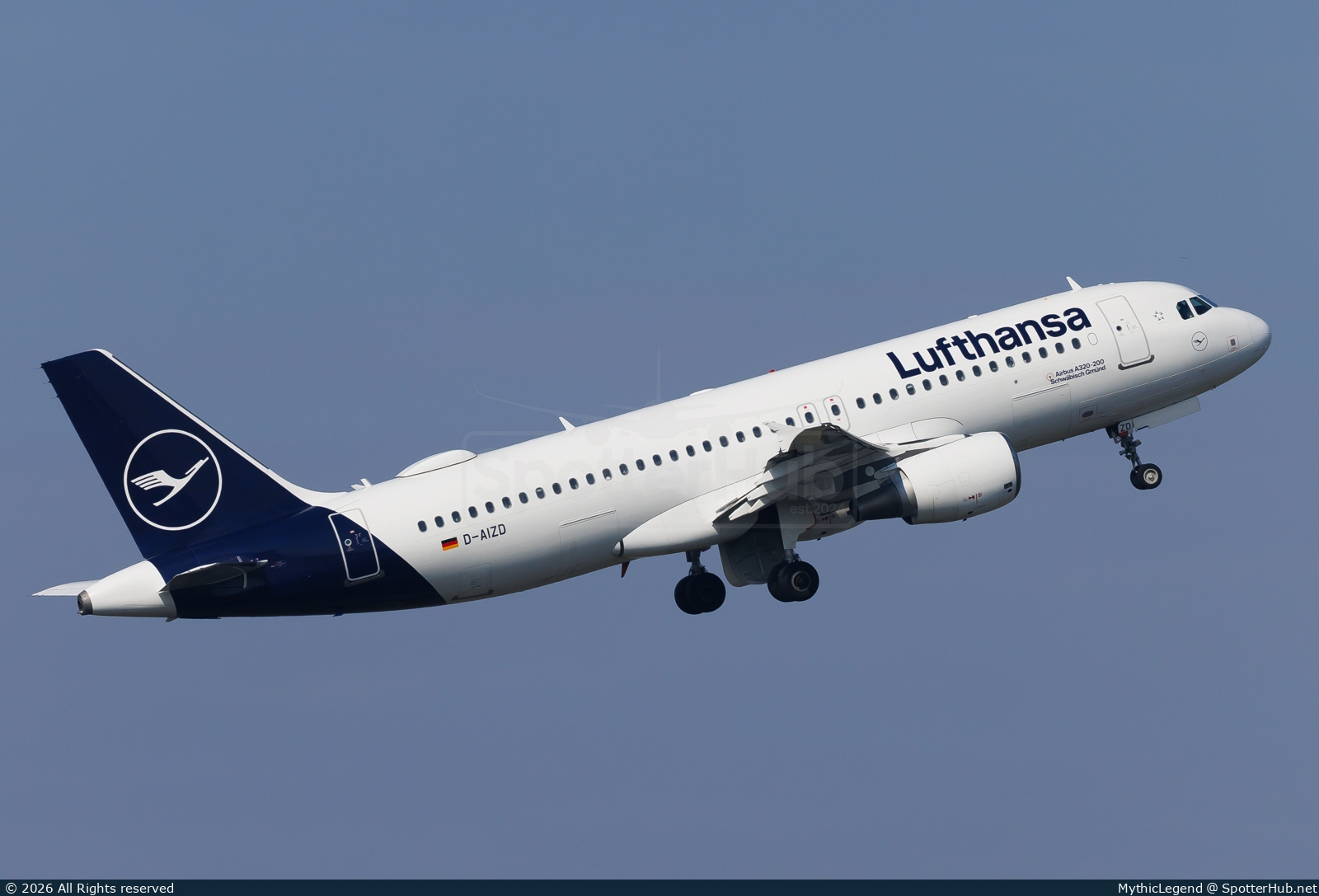 Photo of D-AIZD - Airbus A320-214 operated by Lufthansa