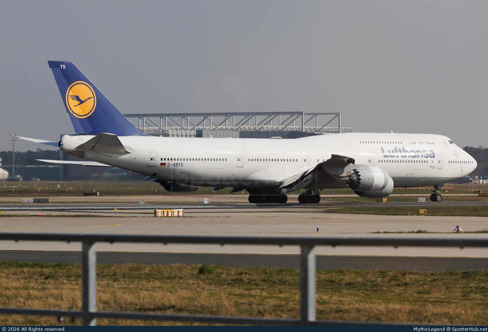 Photo of D-ABYS - Boeing 747-830 operated by Lufthansa