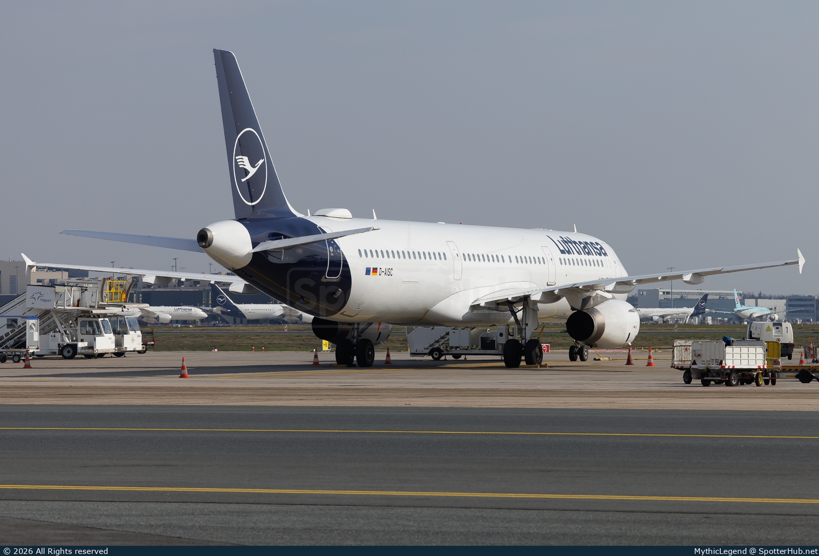 Photo of D-AISC - Airbus A321-231 operated by Lufthansa