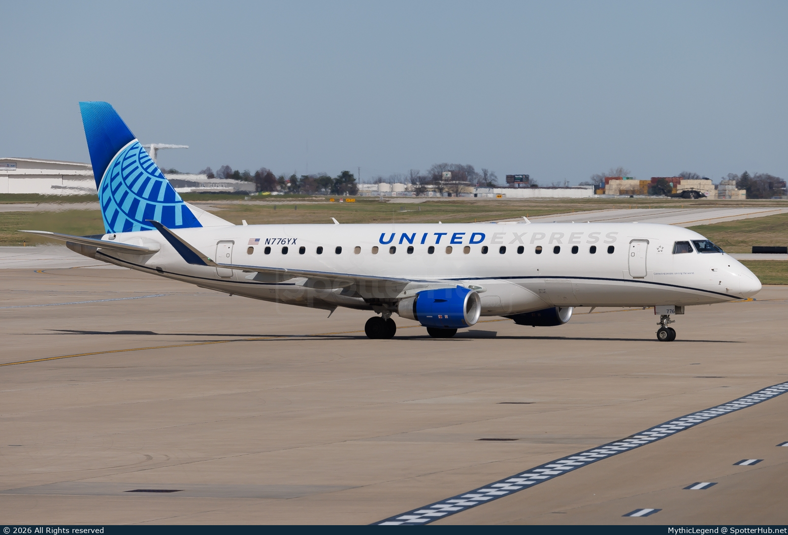 Photo of N776YX - Embraer ERJ-175LR operated by United Express (opb Republic Airways)