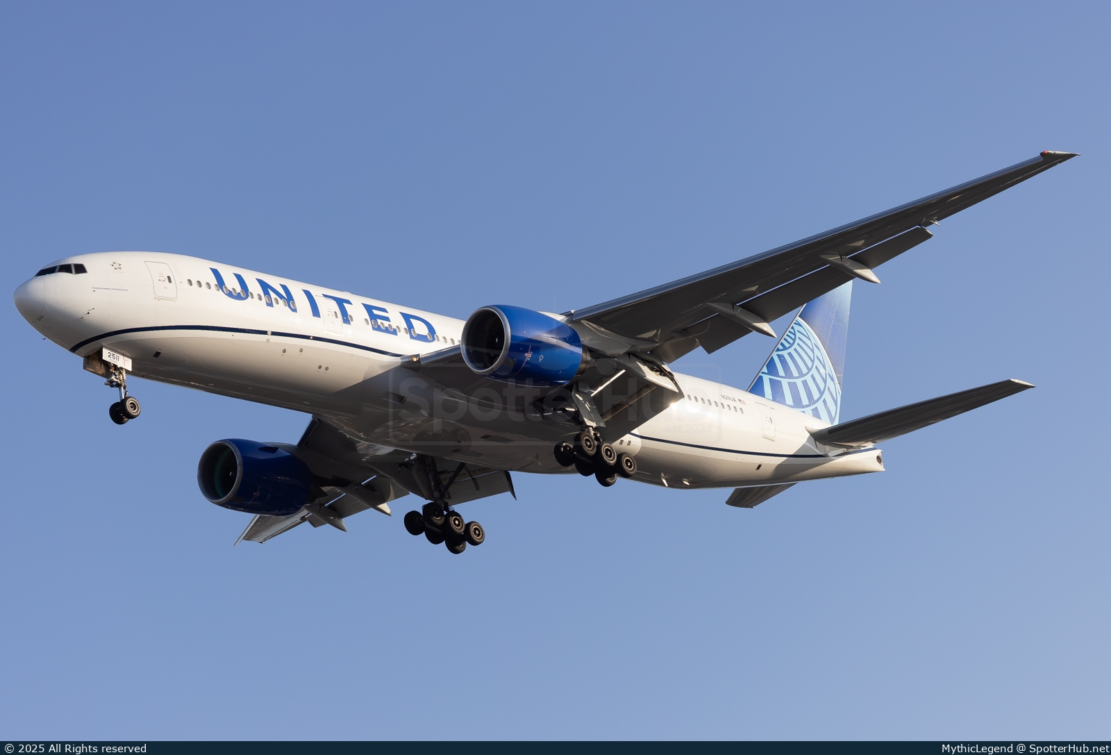 Photo of N211UA - Boeing 777-222 operated by United Airlines