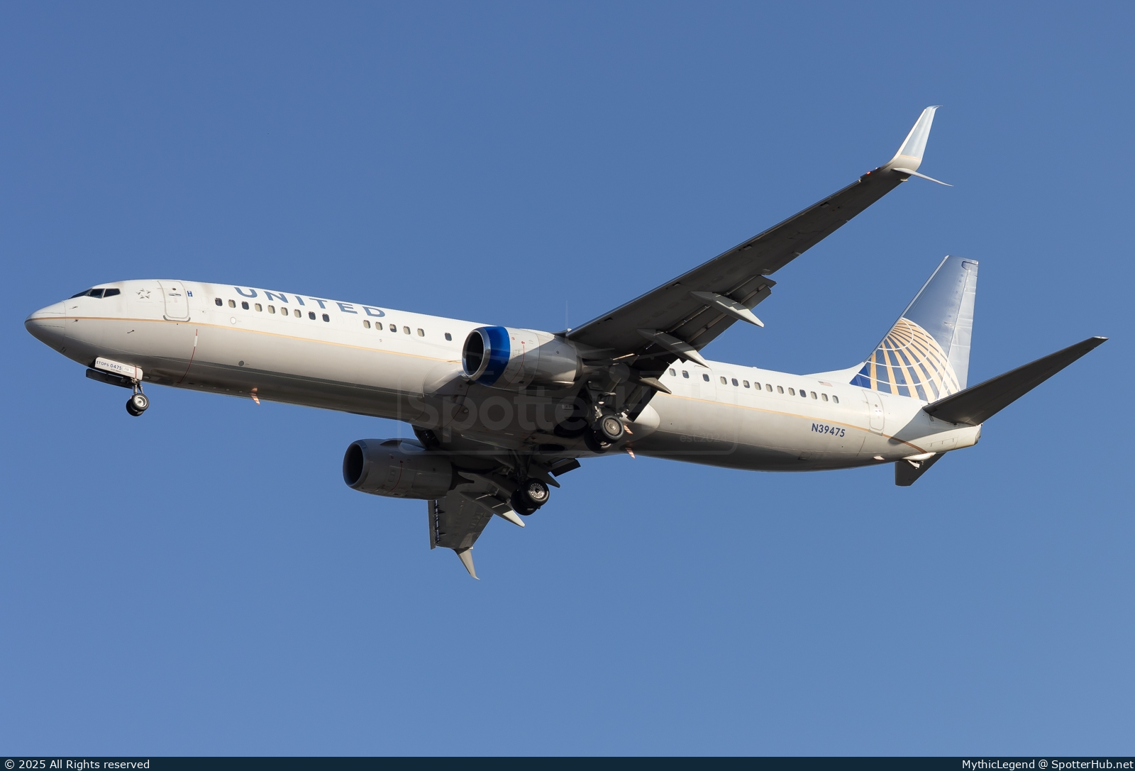 Photo of N39475 - Boeing 737-924(ER) operated by United Airlines