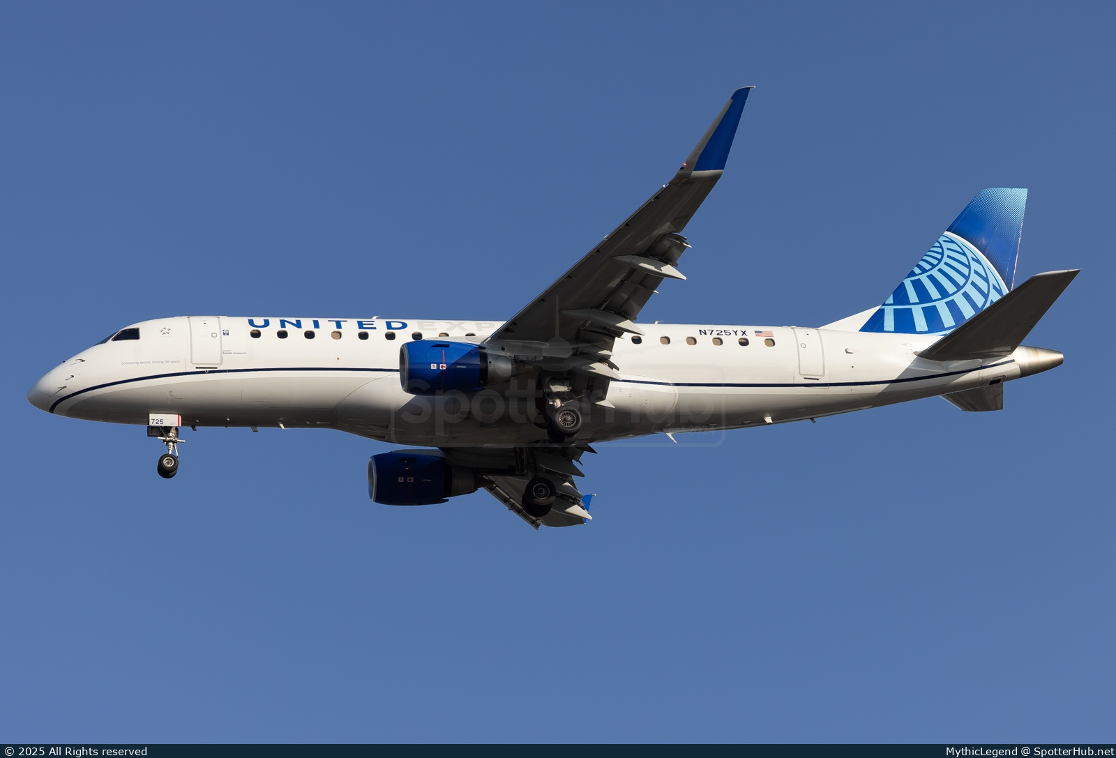Photo of N725YX - Embraer ERJ-175LR operated by United Express (opb Republic Airways)