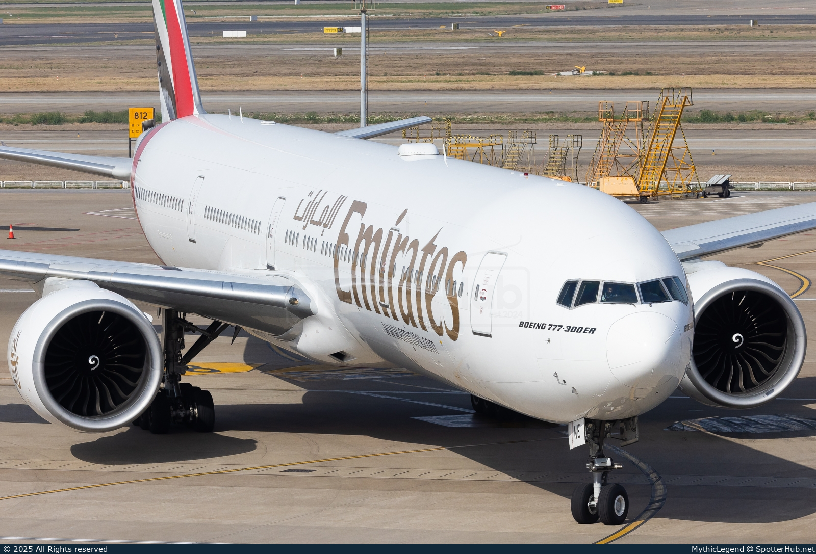 Photo of A6-ENE - Boeing 777-31H(ER) operated by Emirates