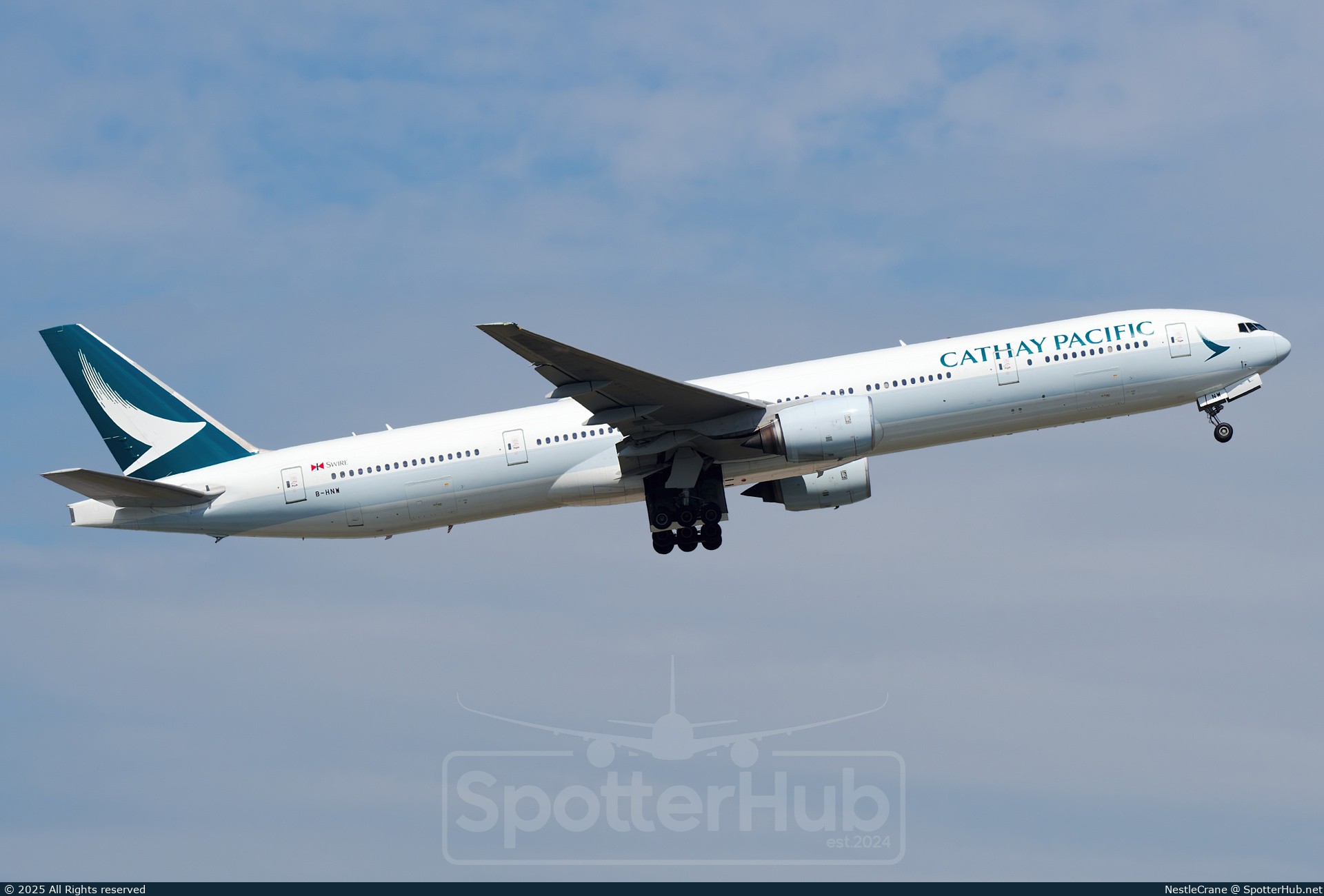 Photo of B-HNW - Boeing 777-31H operated by Cathay Pacific Airways