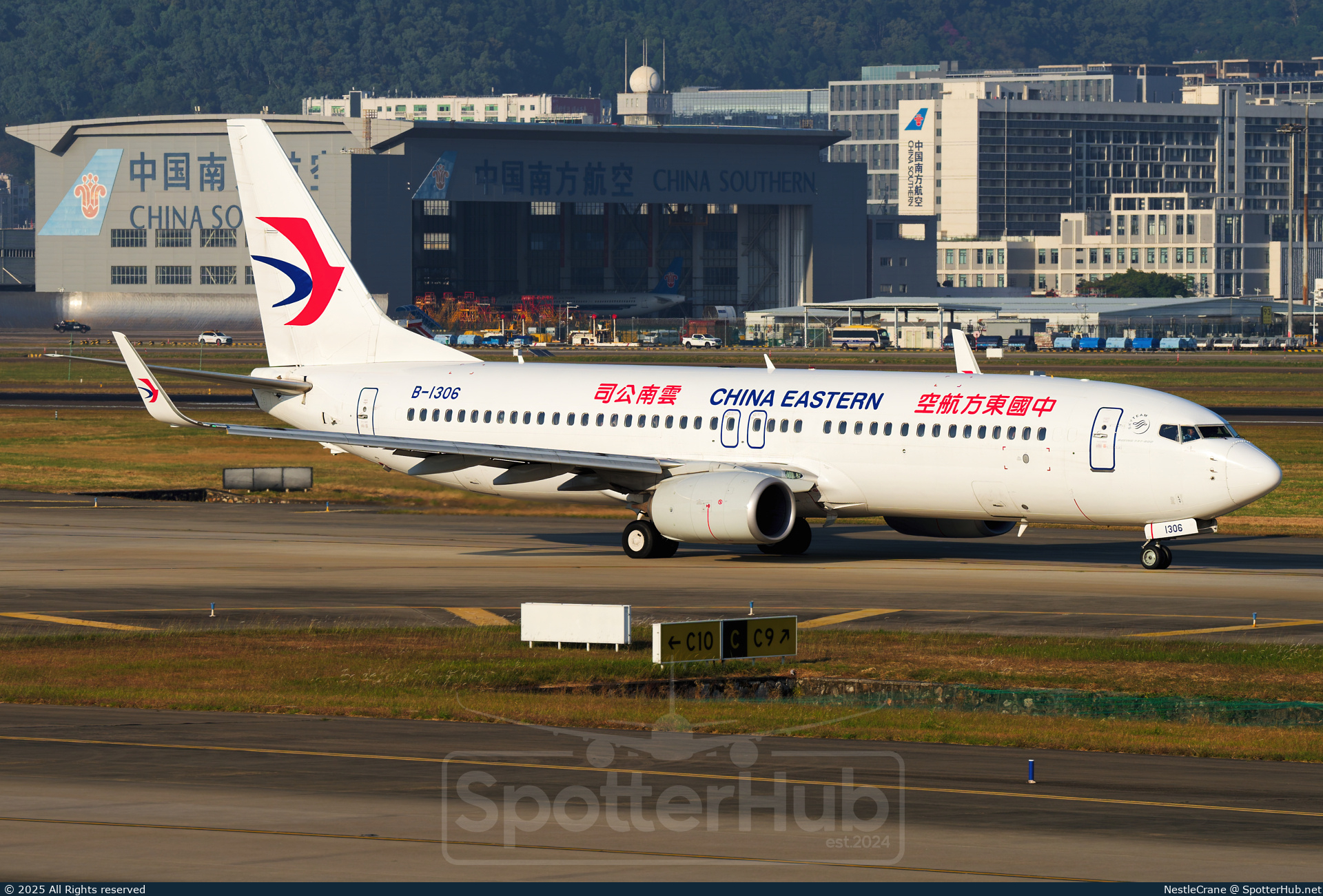 Photo of B-1306 - Boeing 737-89P operated by China Eastern Airlines
